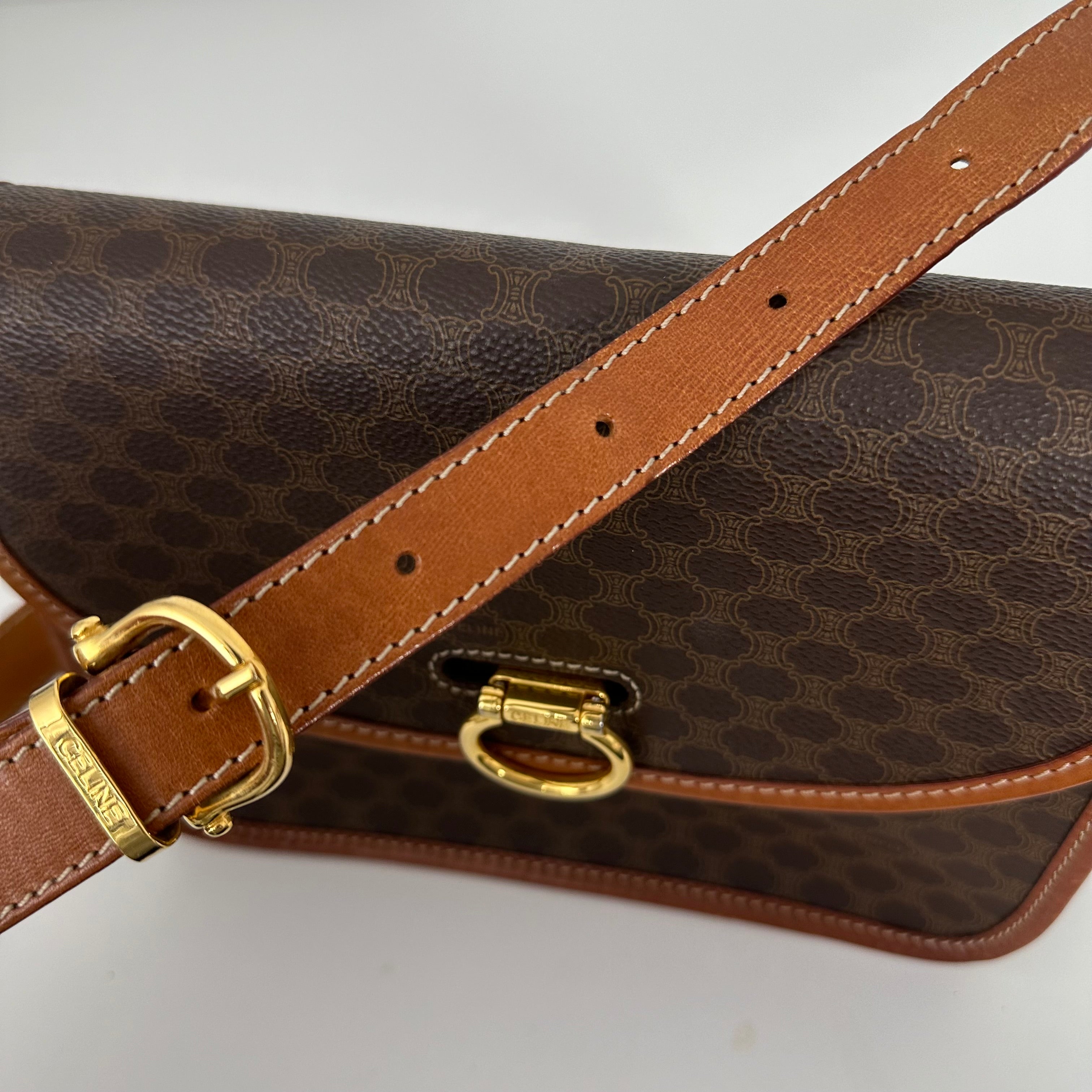 Macadam Crossbody