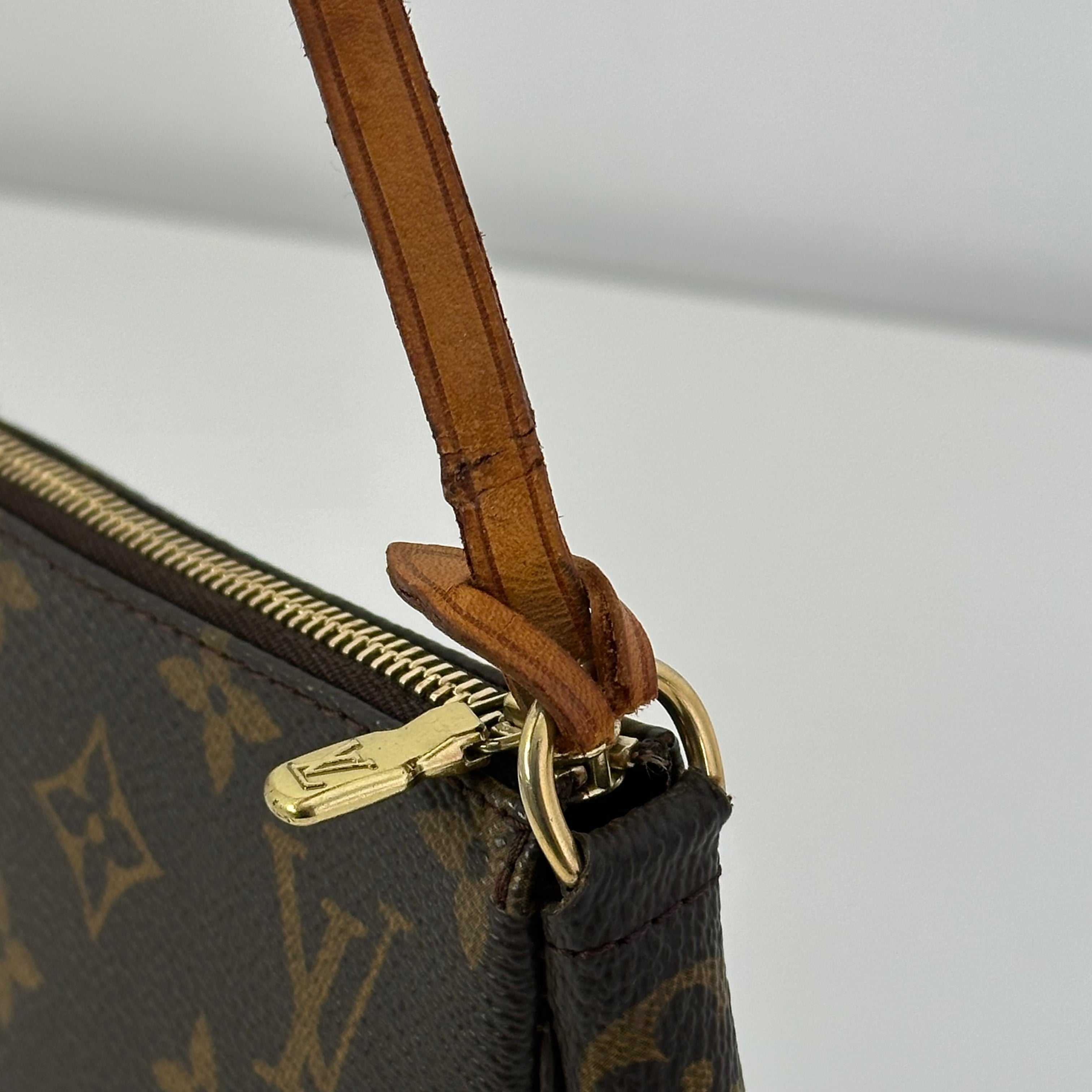 Pochette Accessories