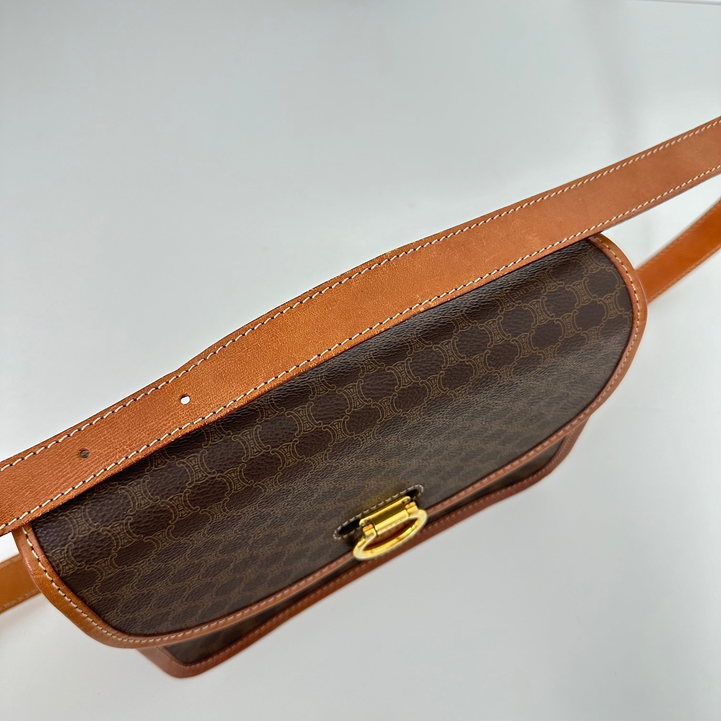 Macadam Crossbody