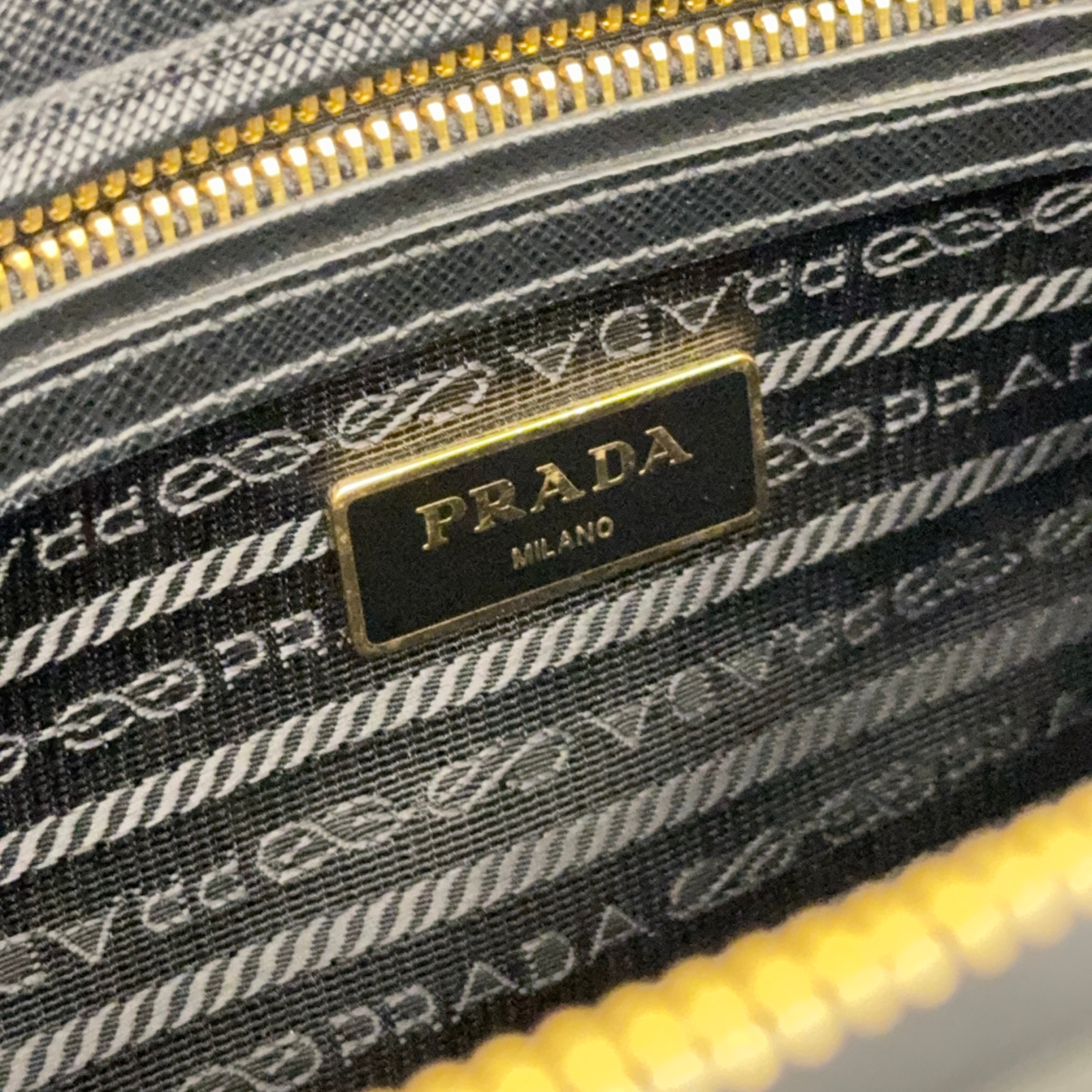 Medium Galleria Saffiano leather bag