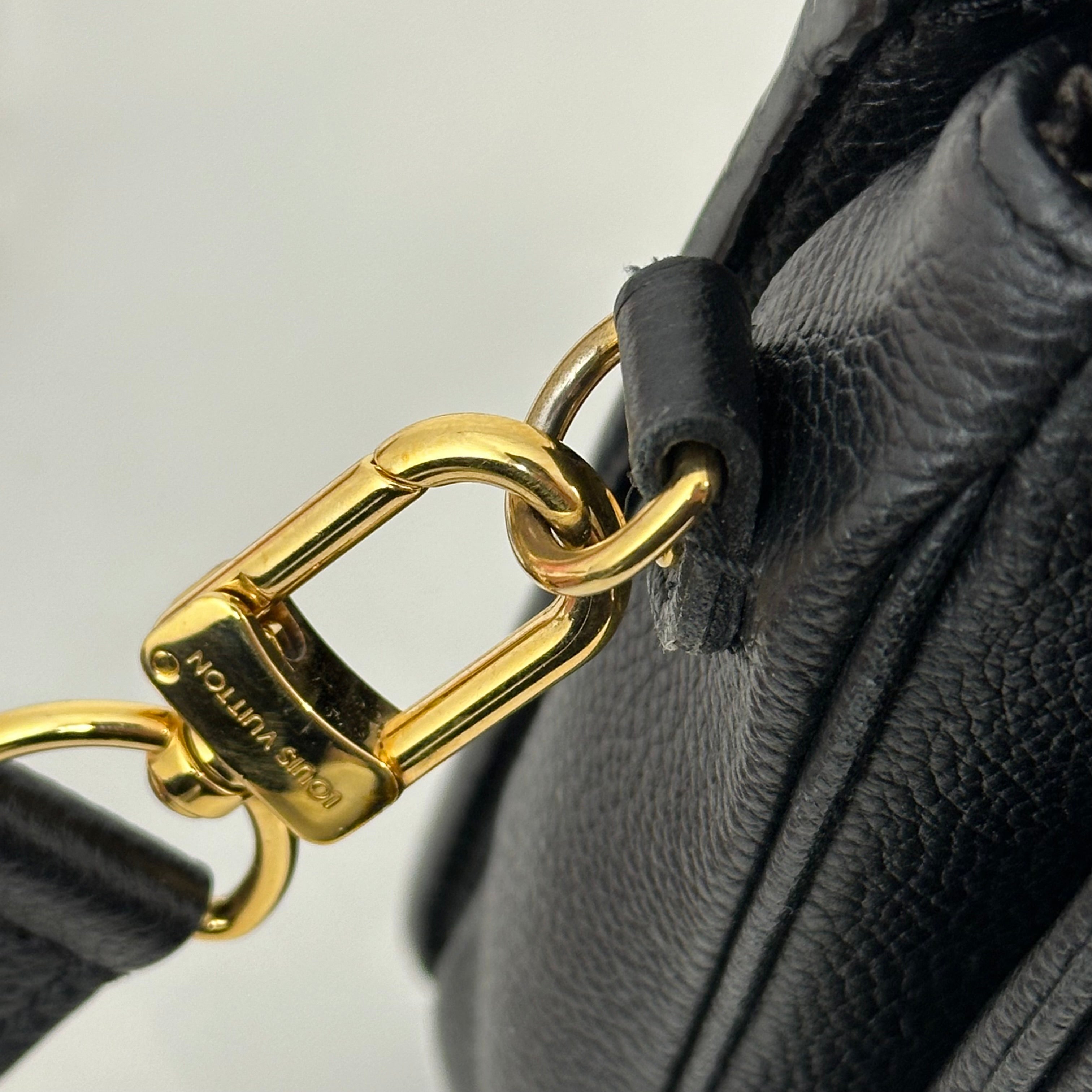 Black Pochette Metis