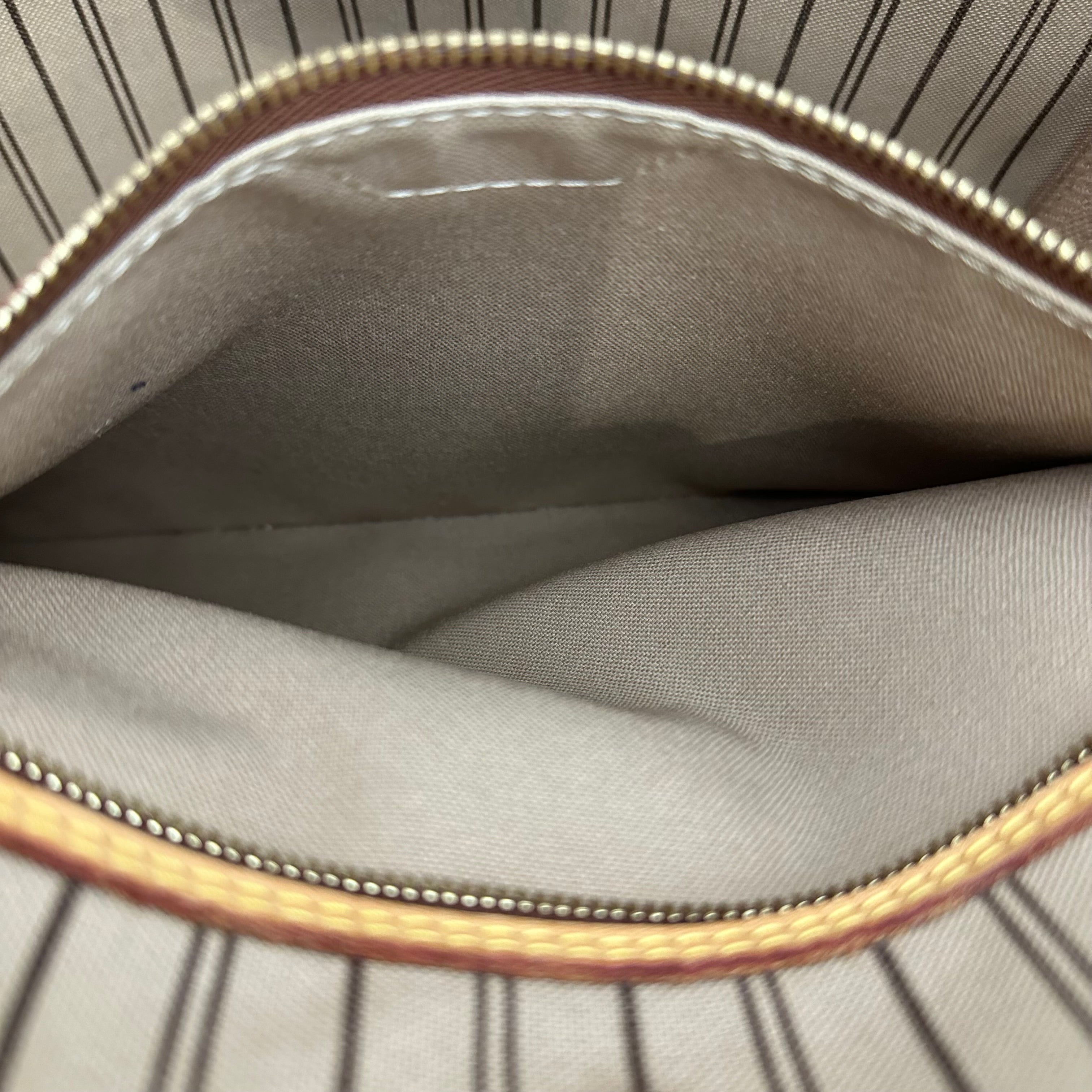 Neverfull MM w/ Pouch