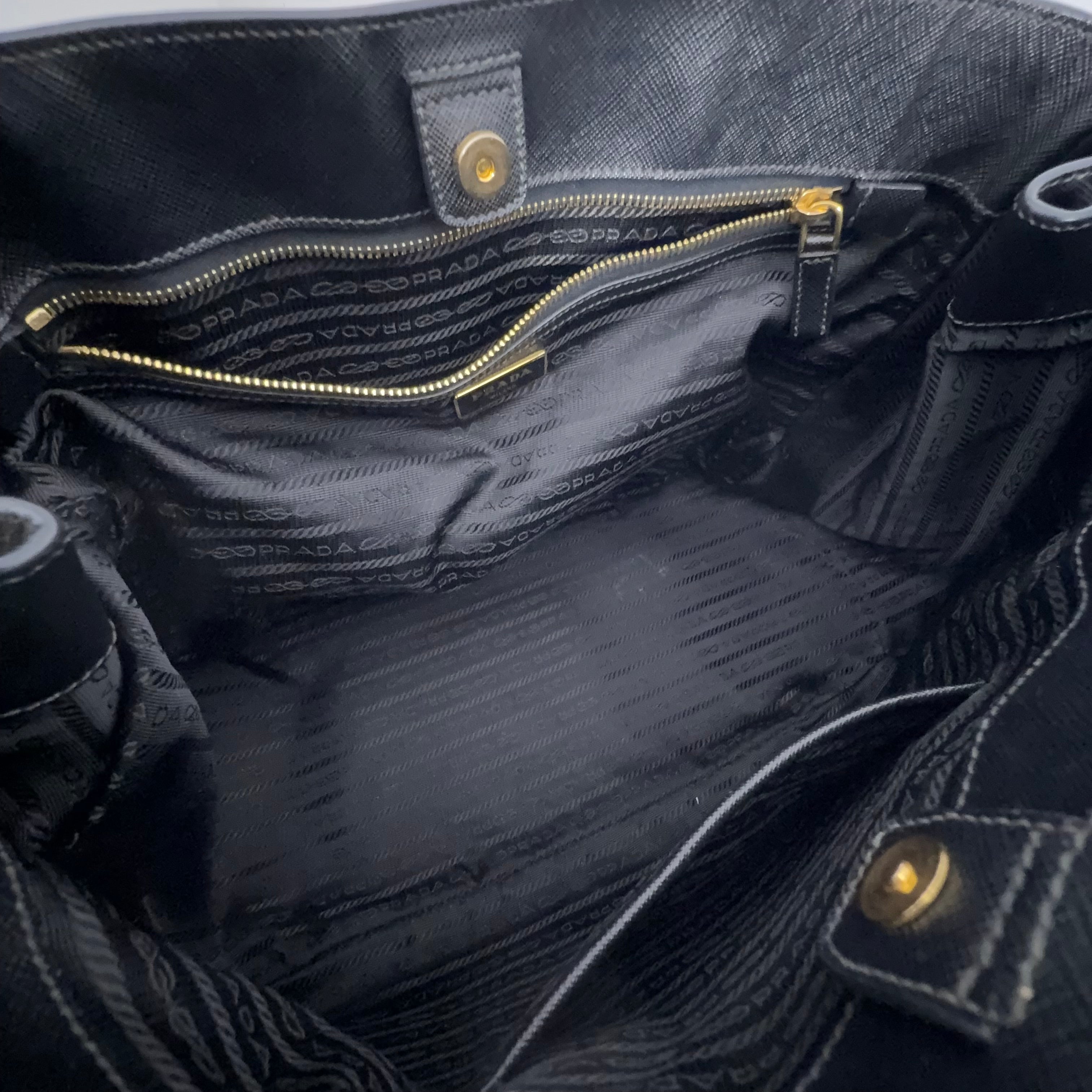 Large Saffiano Lux