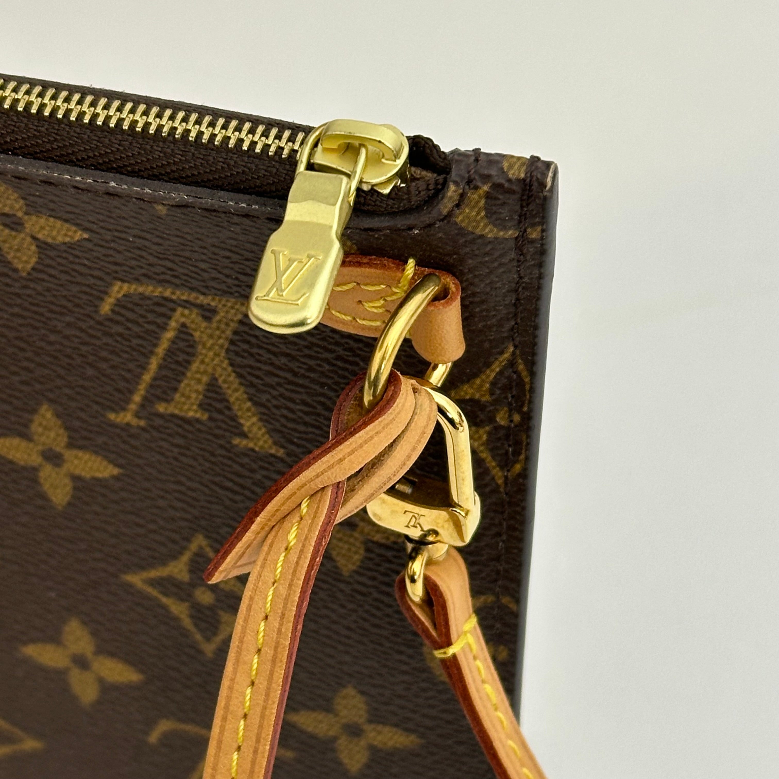 Neverfull MM w/ Pouch