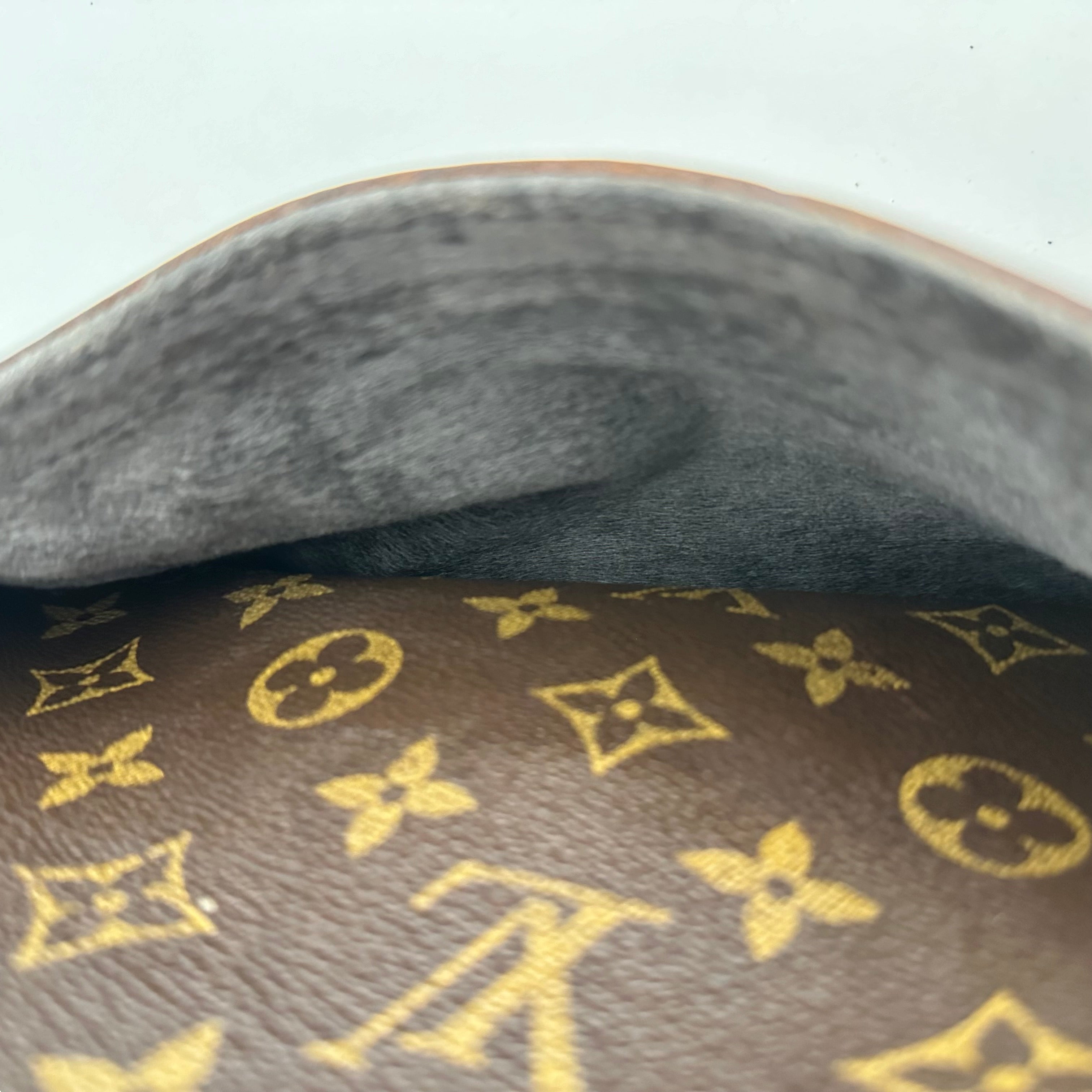 Monogram Blois
