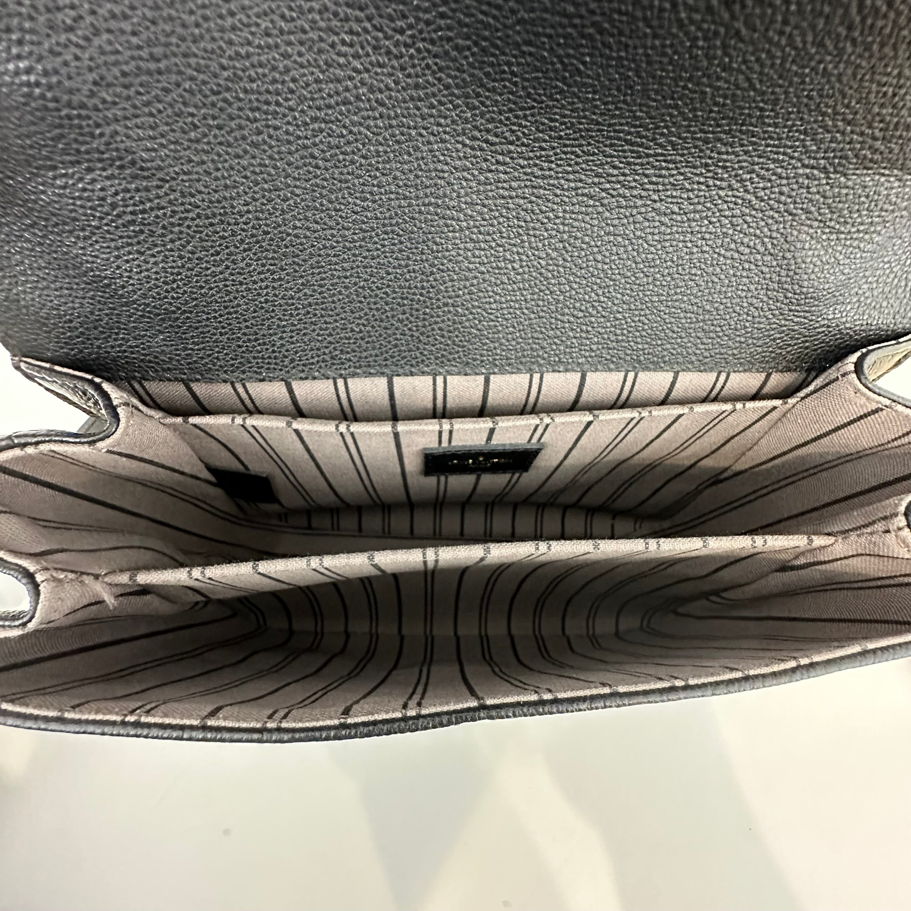 Black Pochette Metis