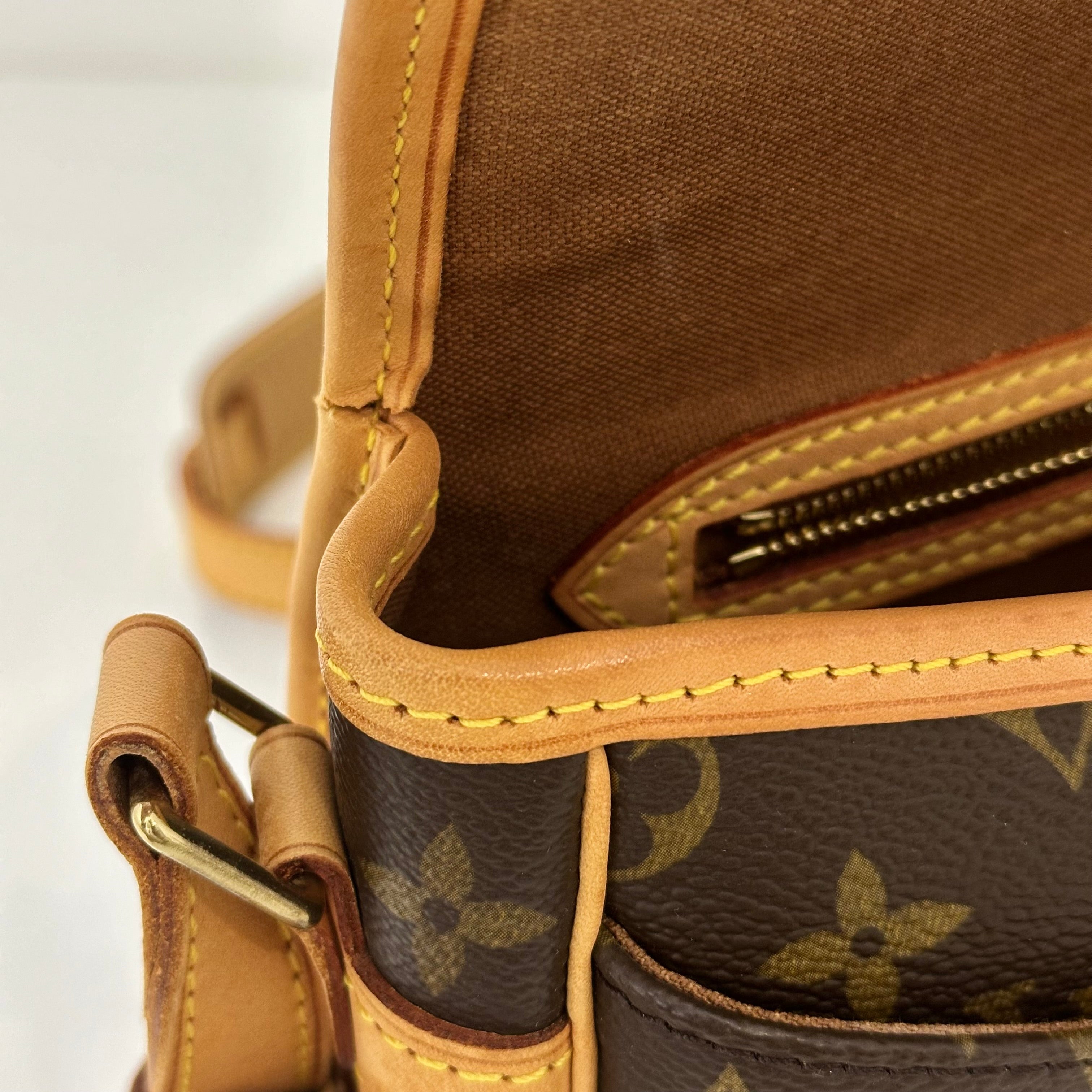 Monogram Sologne