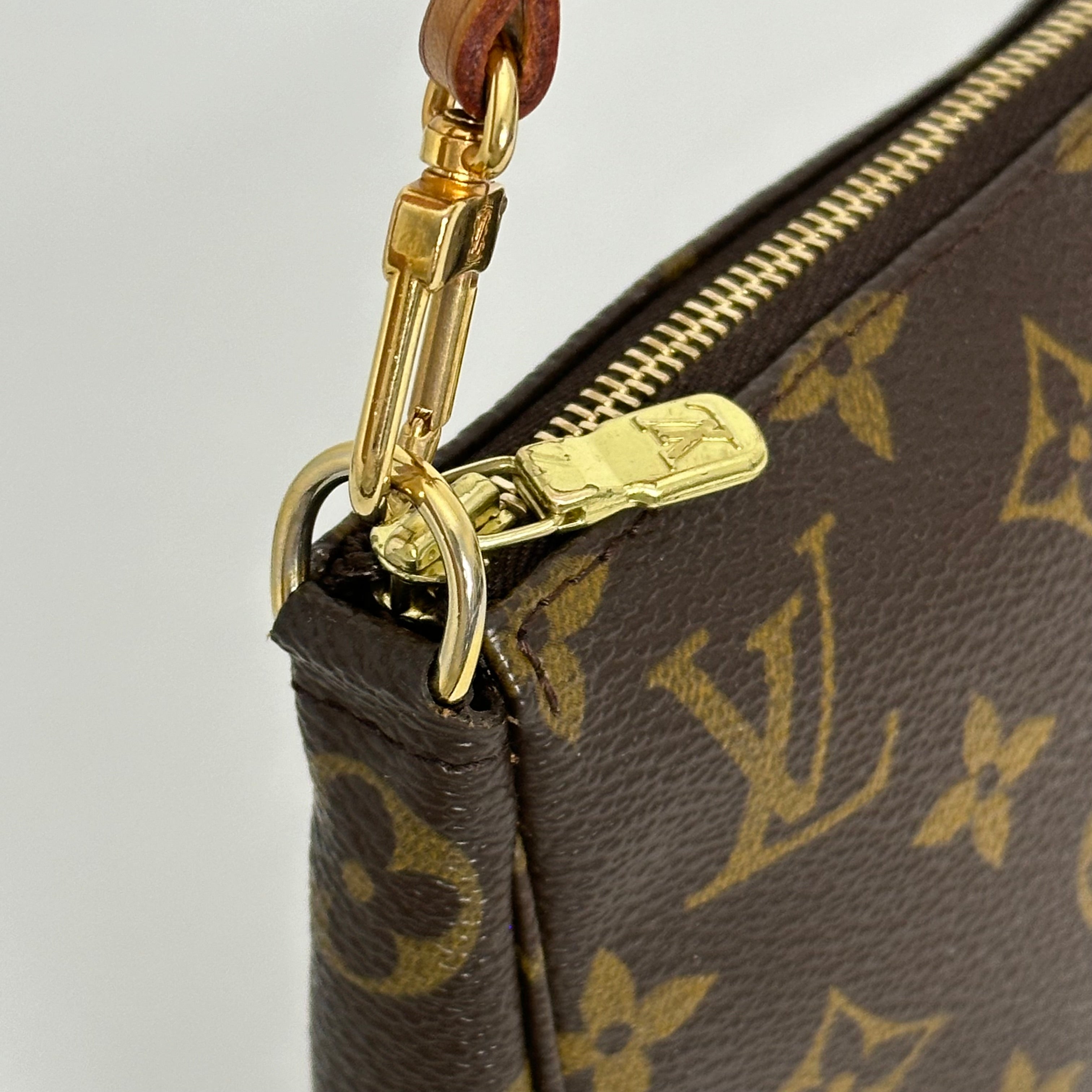 Pochette Accessories