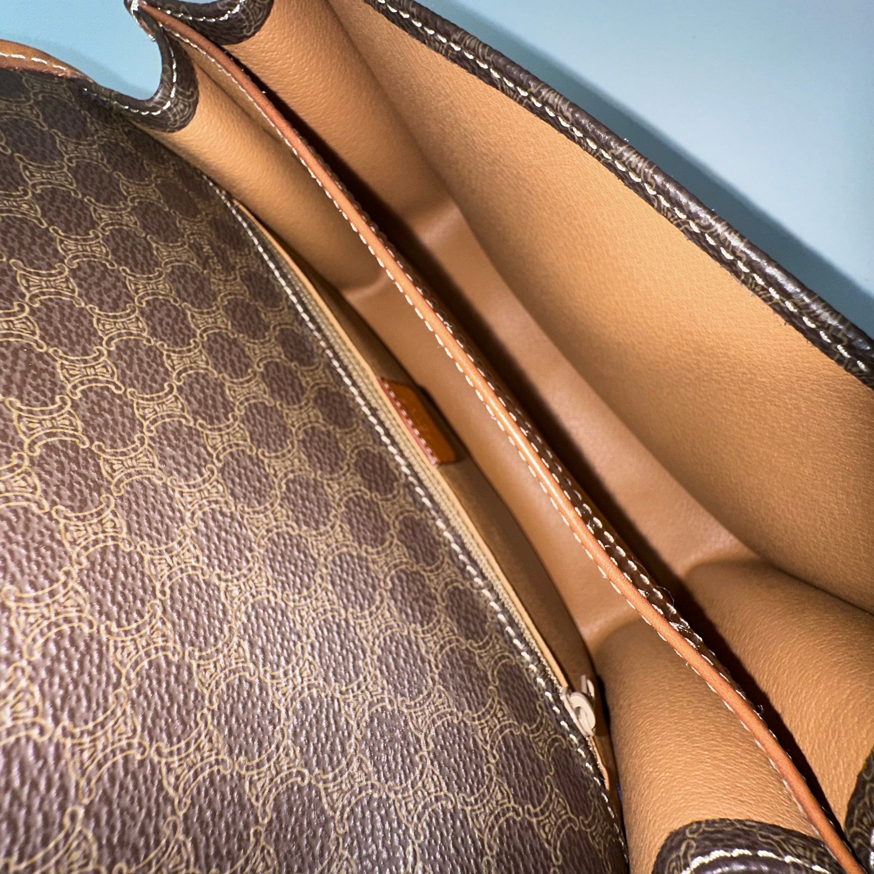 Macadam Crossbody