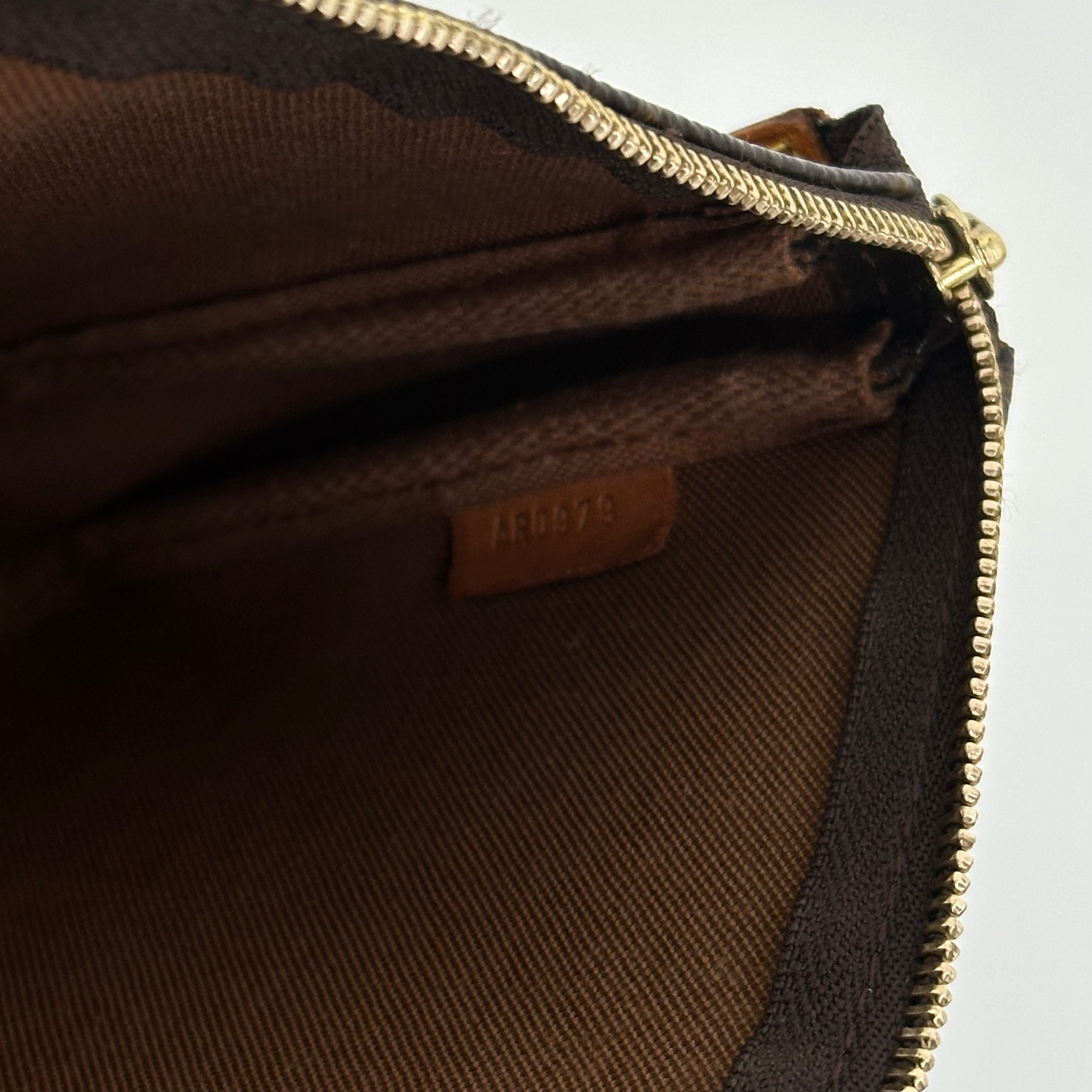Pochette Accessories