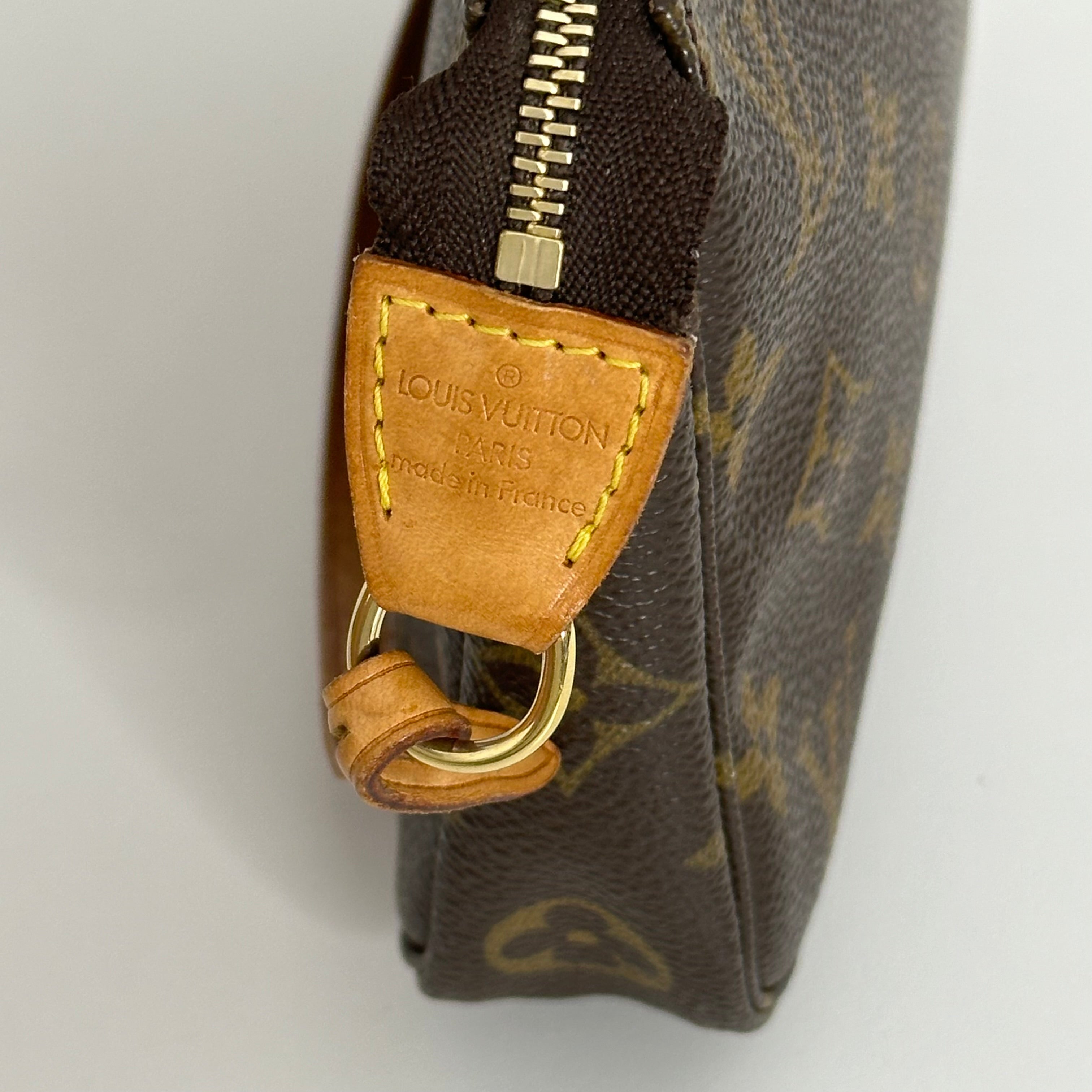 Pochette Accessories