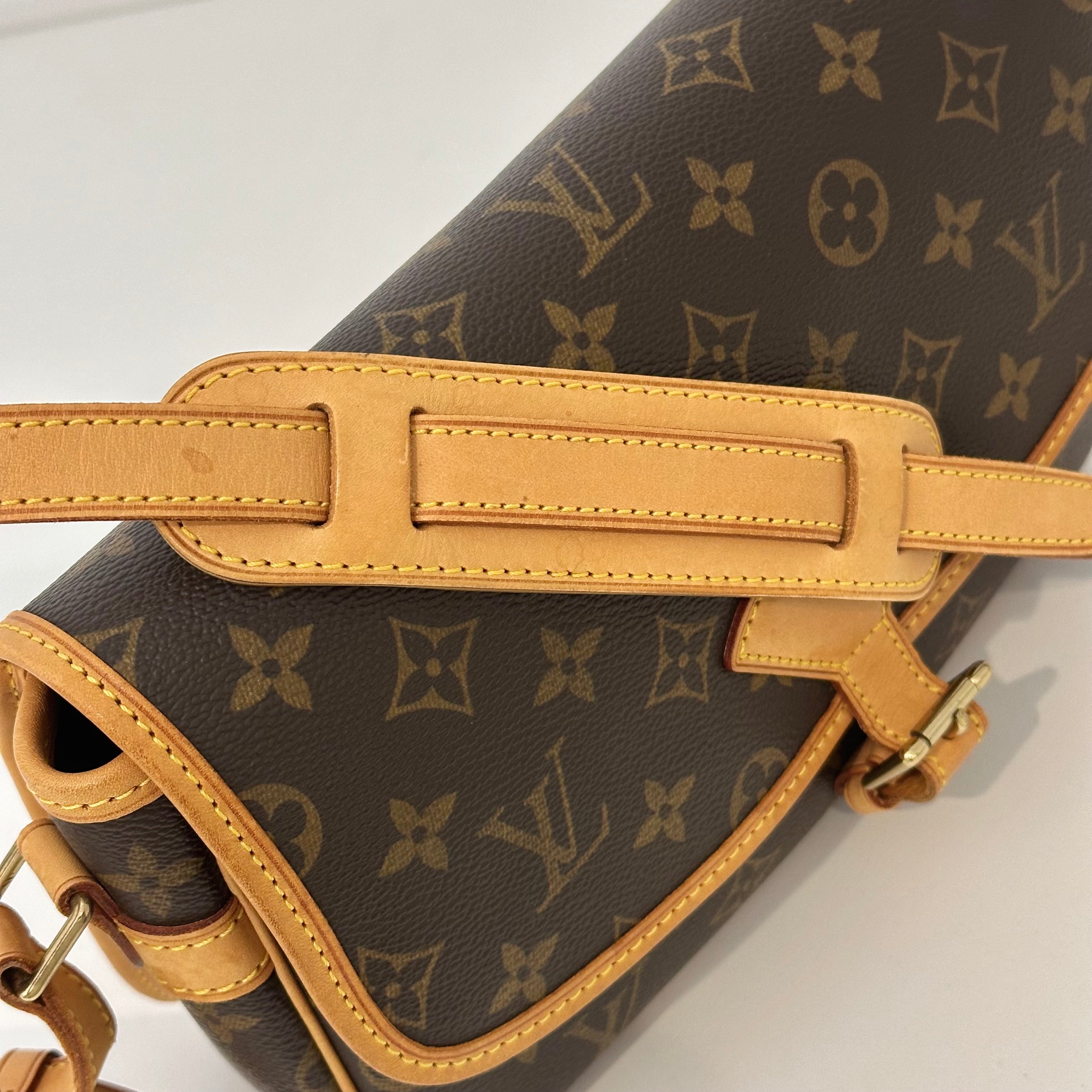 Monogram Sologne