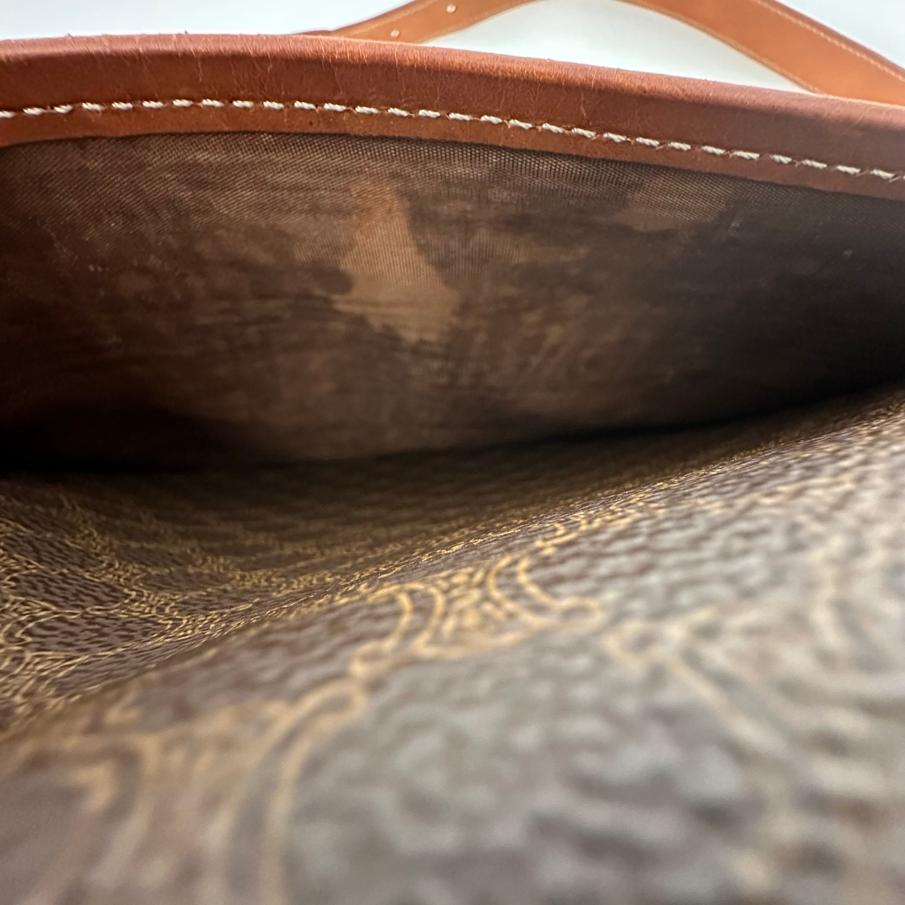 Macadam Crossbody