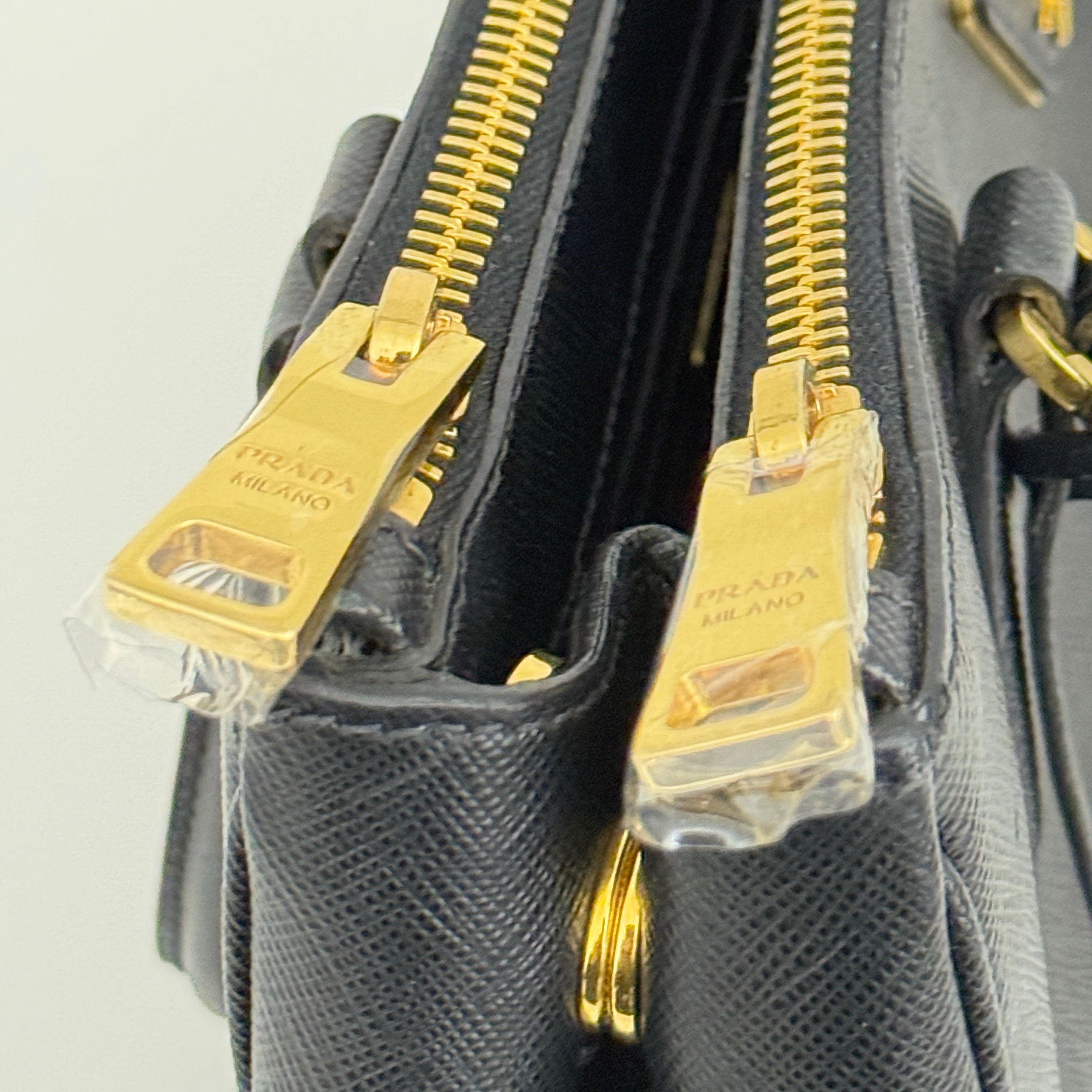 Medium Galleria Saffiano leather bag