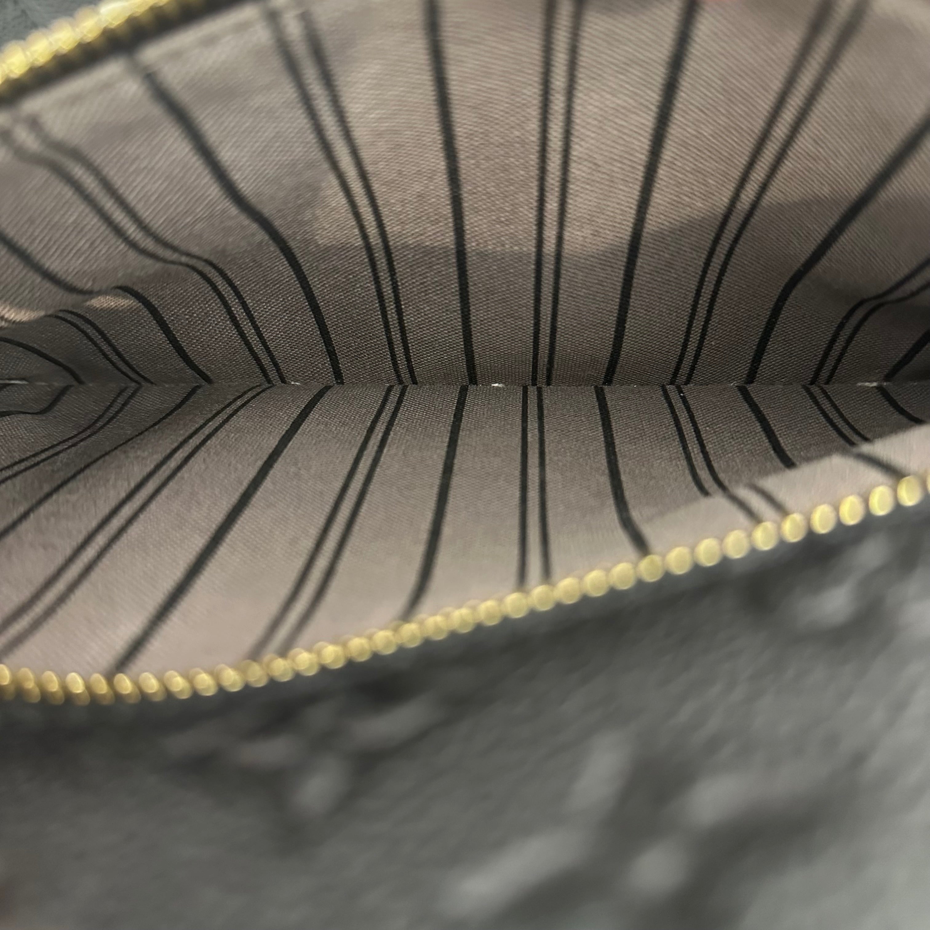 Black Pochette Metis