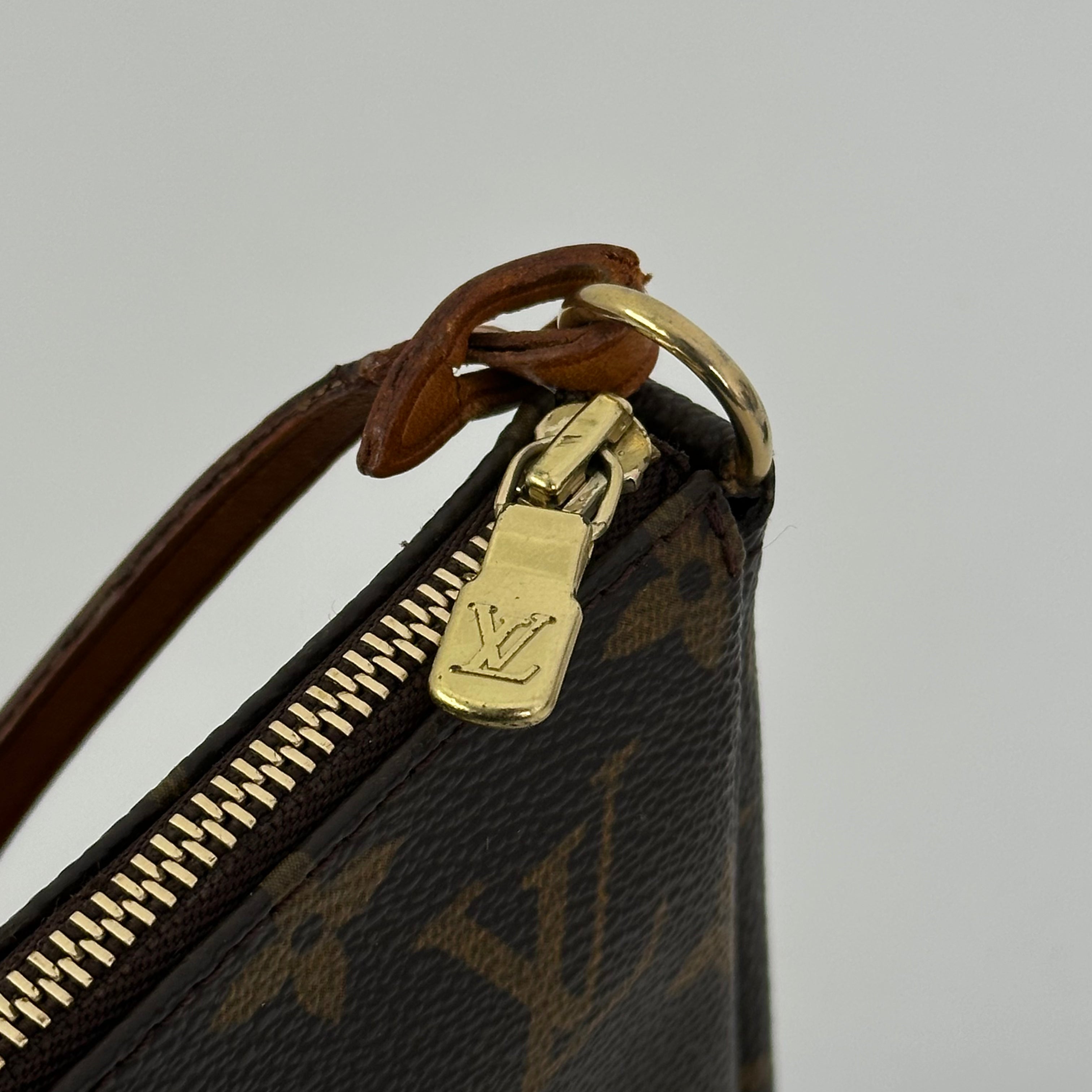 Pochette Accessories