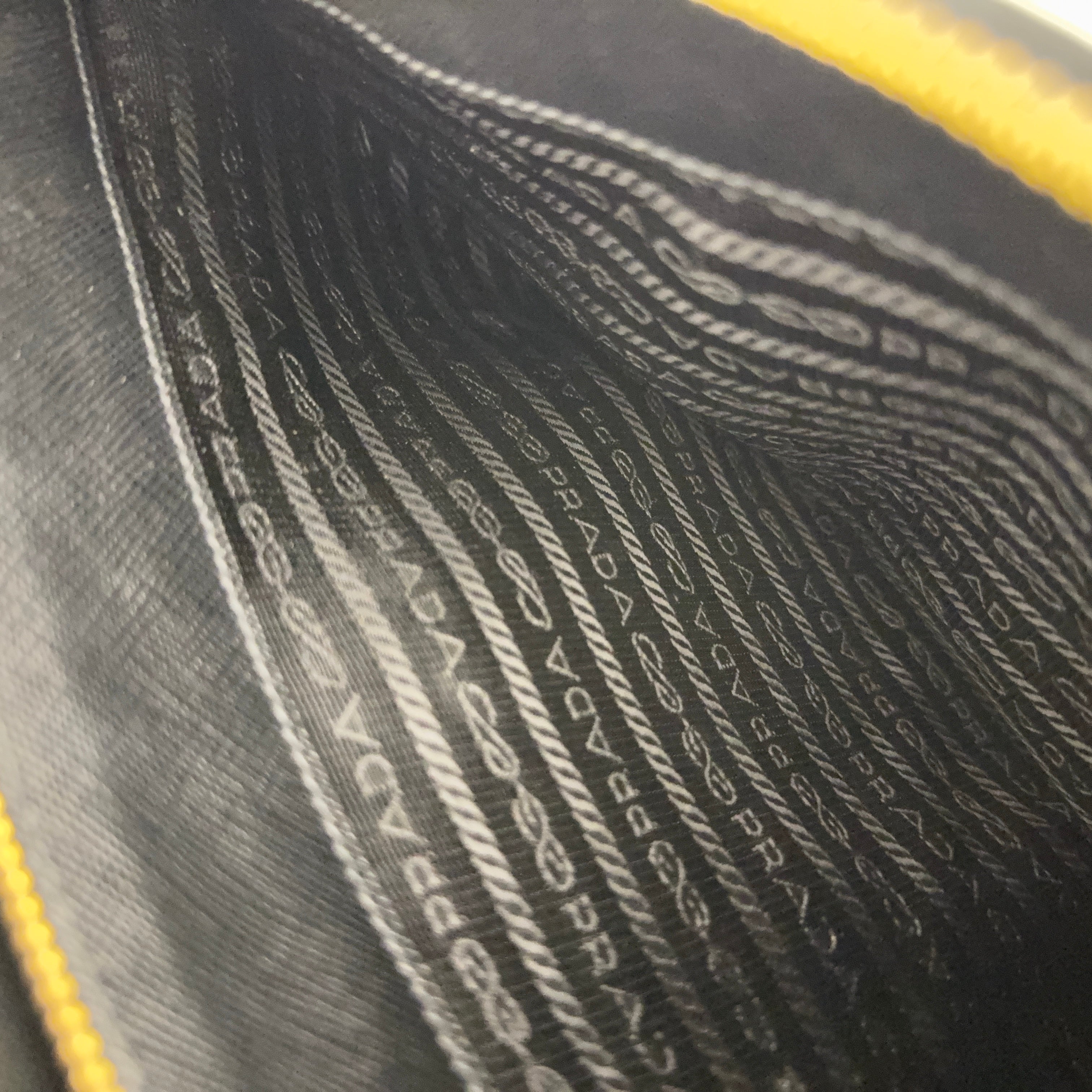 Medium Galleria Saffiano leather bag