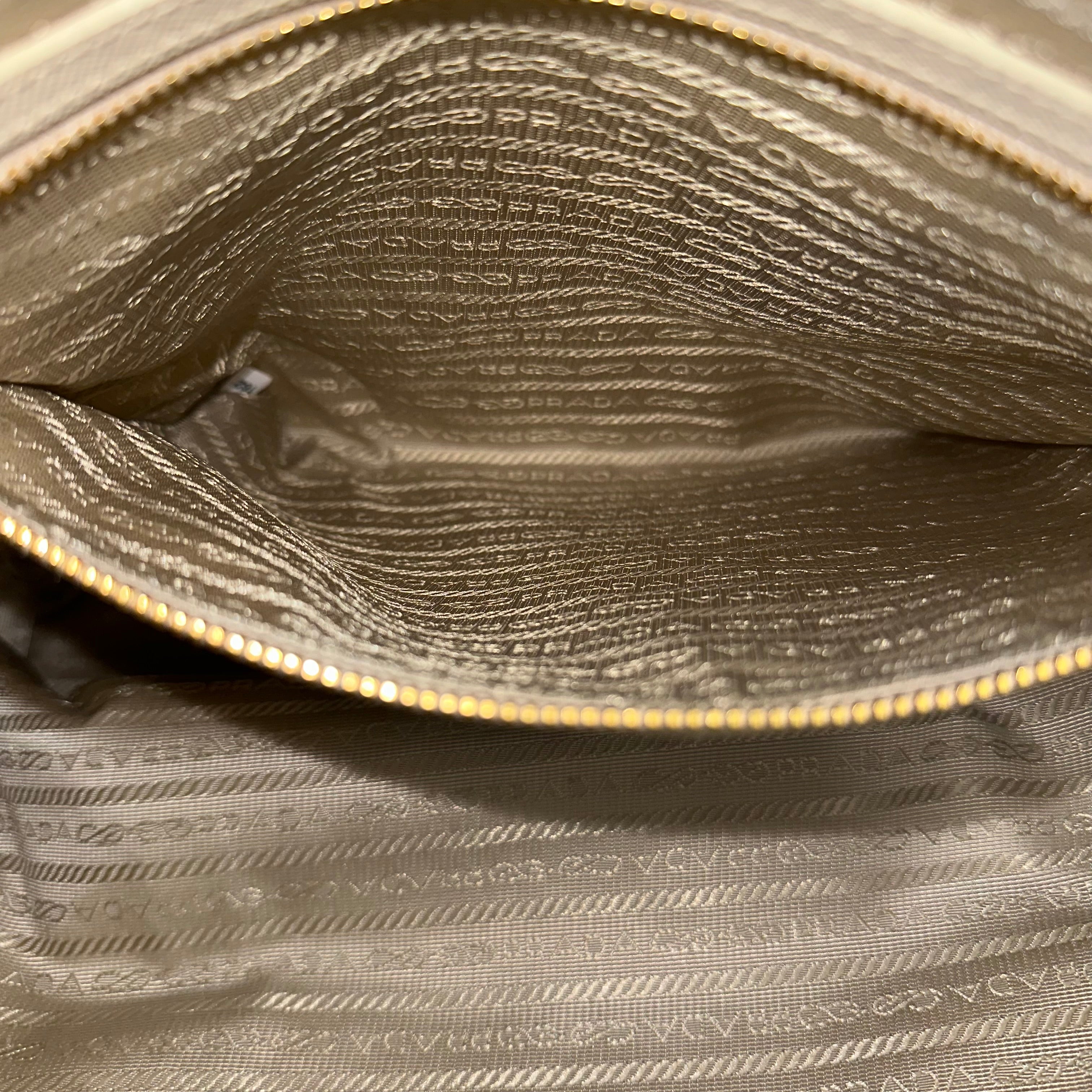 Ivory Nylon Tessuto Tote