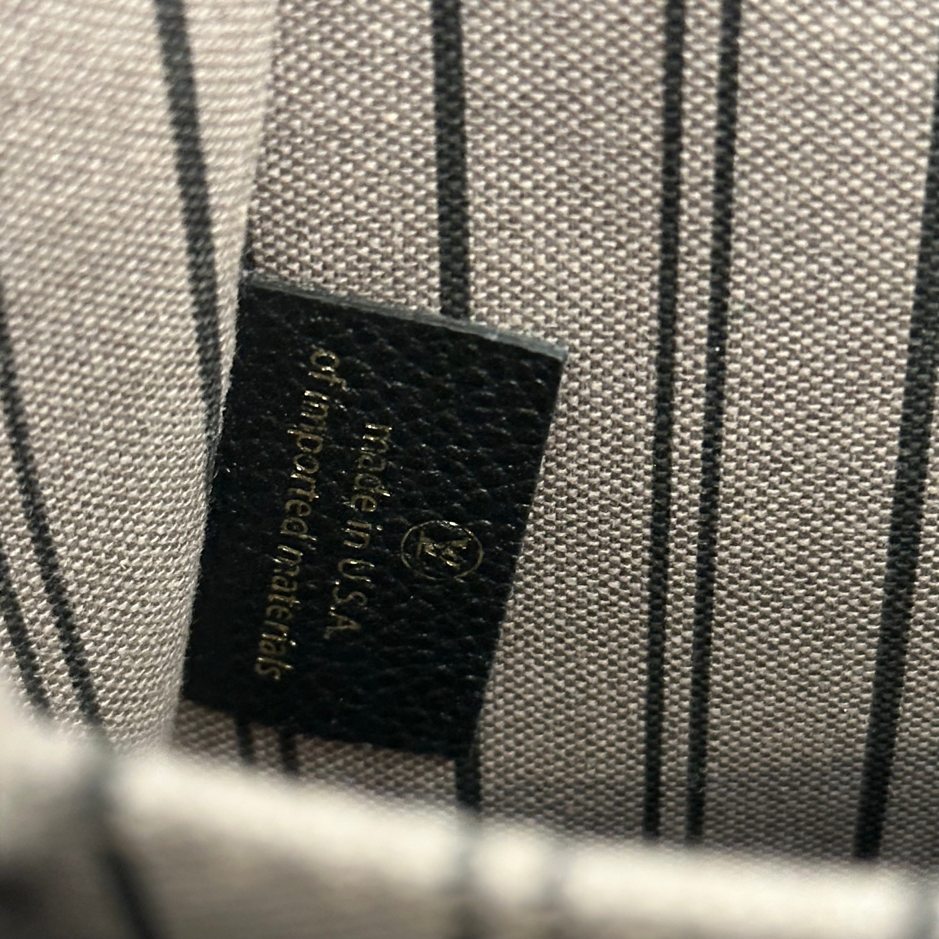 Black Pochette Metis