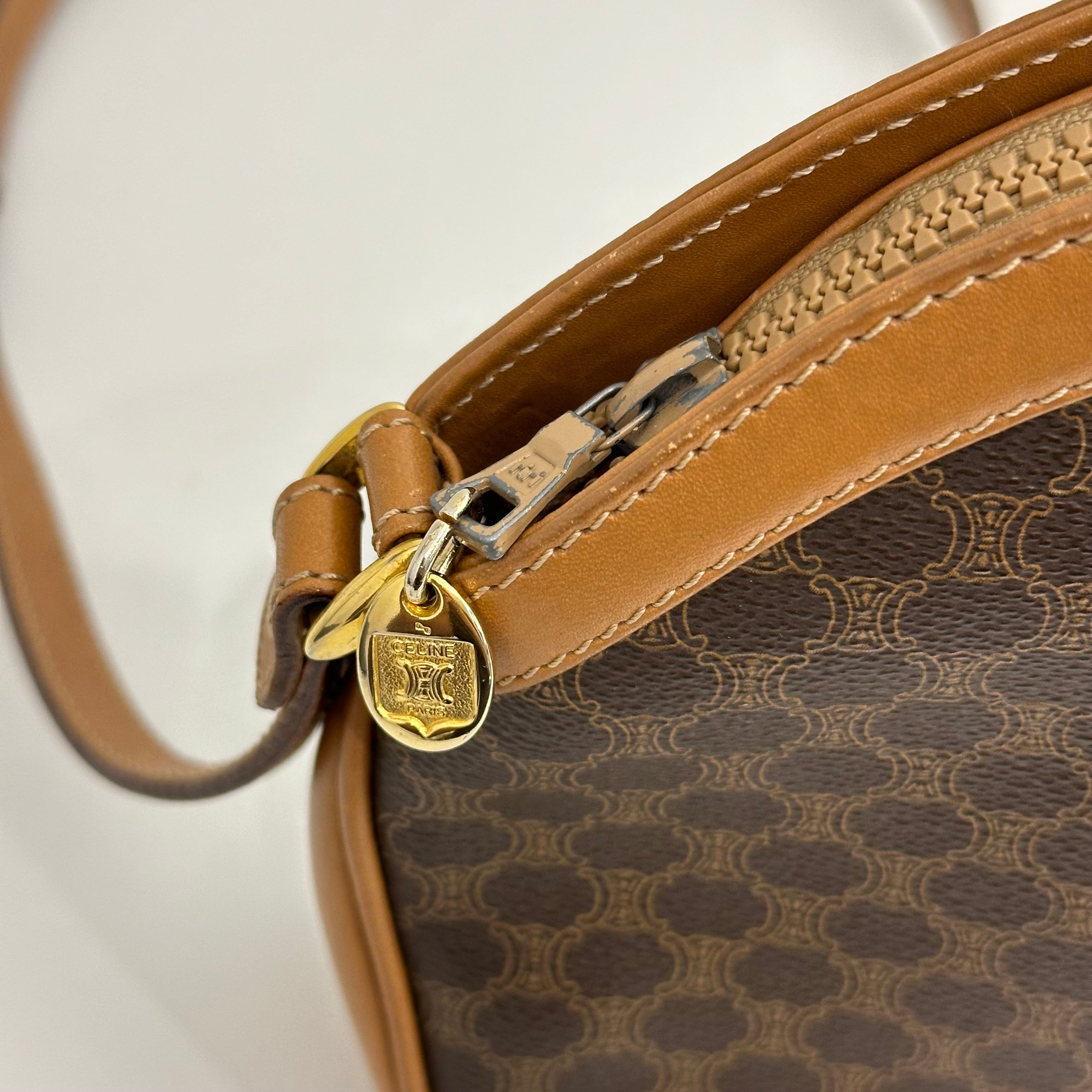 Macadam Crossbody