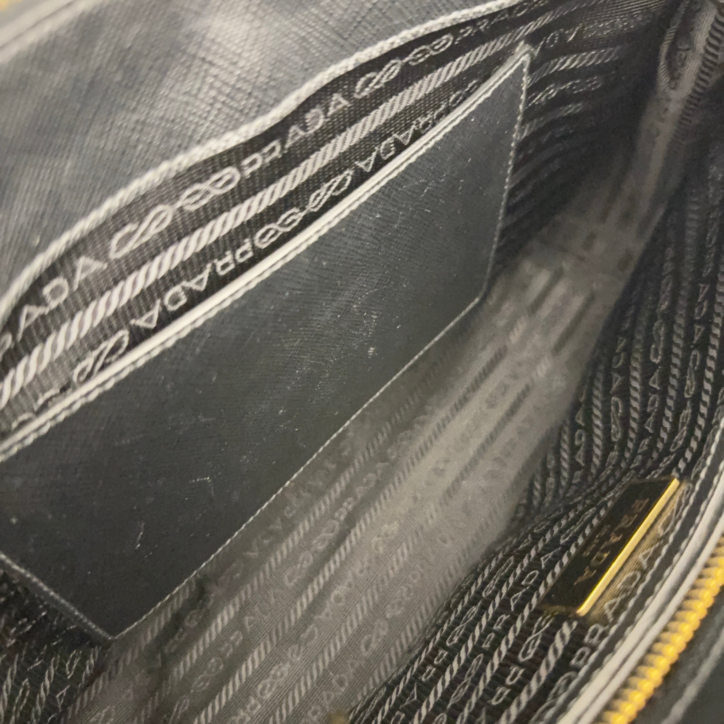 Medium Galleria Saffiano leather bag