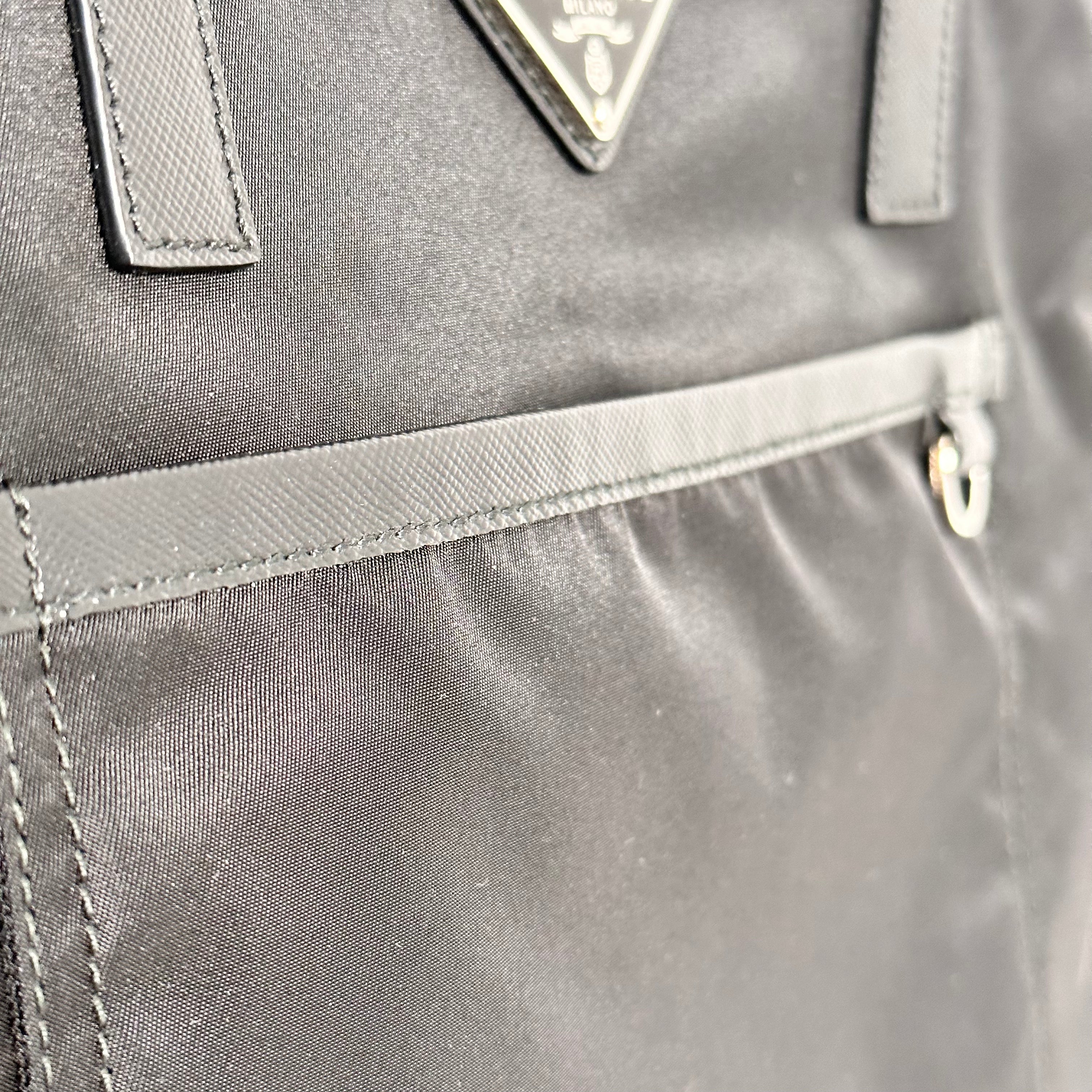 Medium Nylon Tessuto Tote