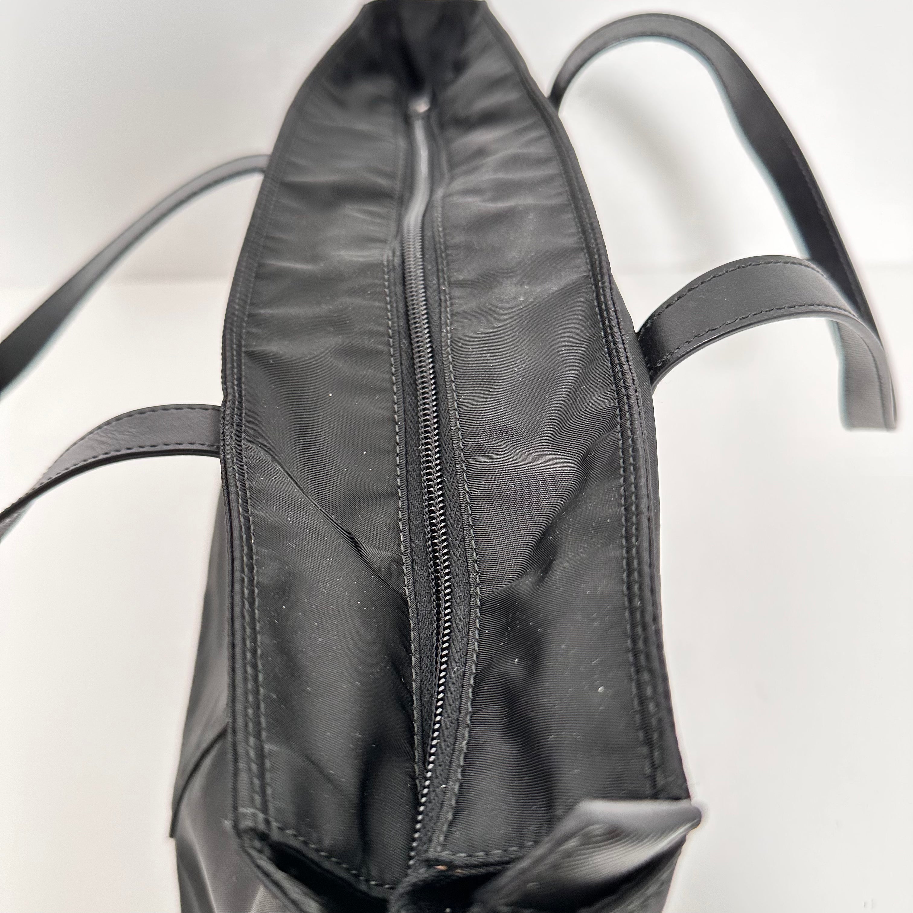 Medium Nylon Tessuto Tote