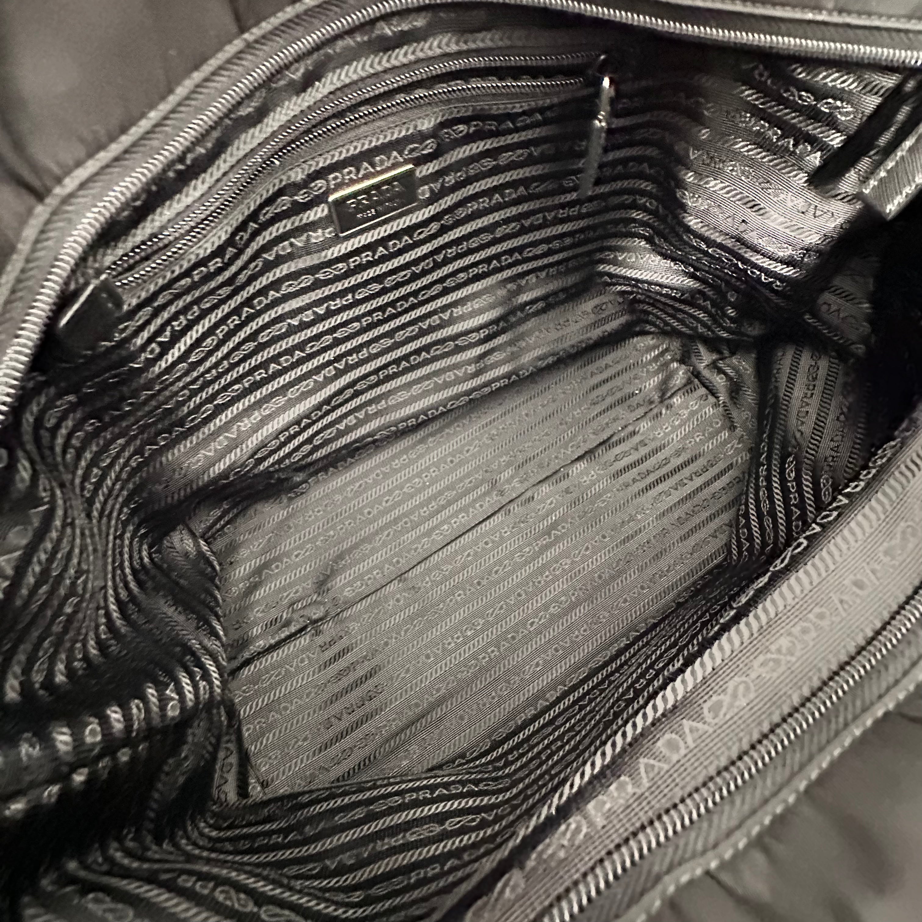 Medium Nylon Tessuto Tote