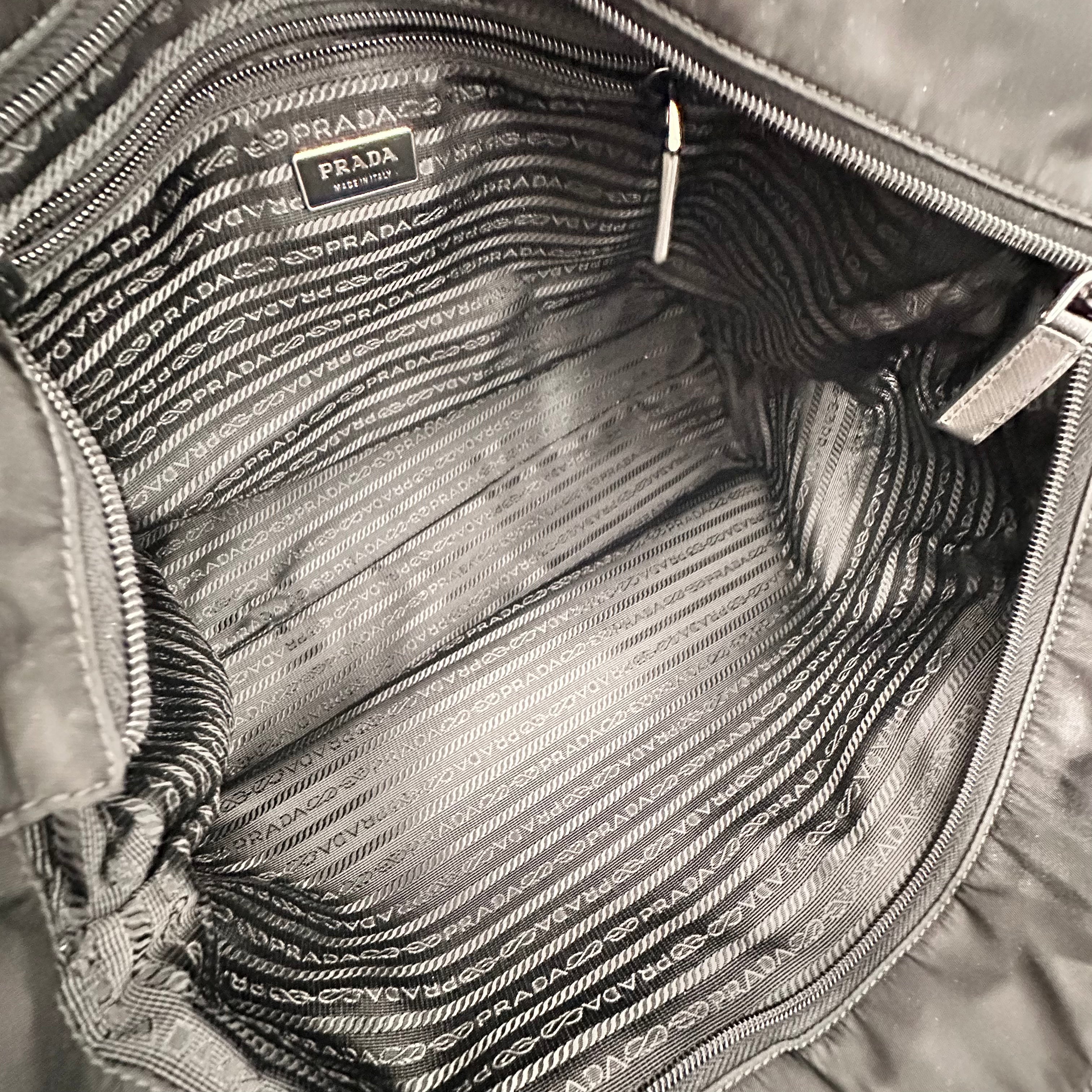 Medium Nylon Tessuto Tote