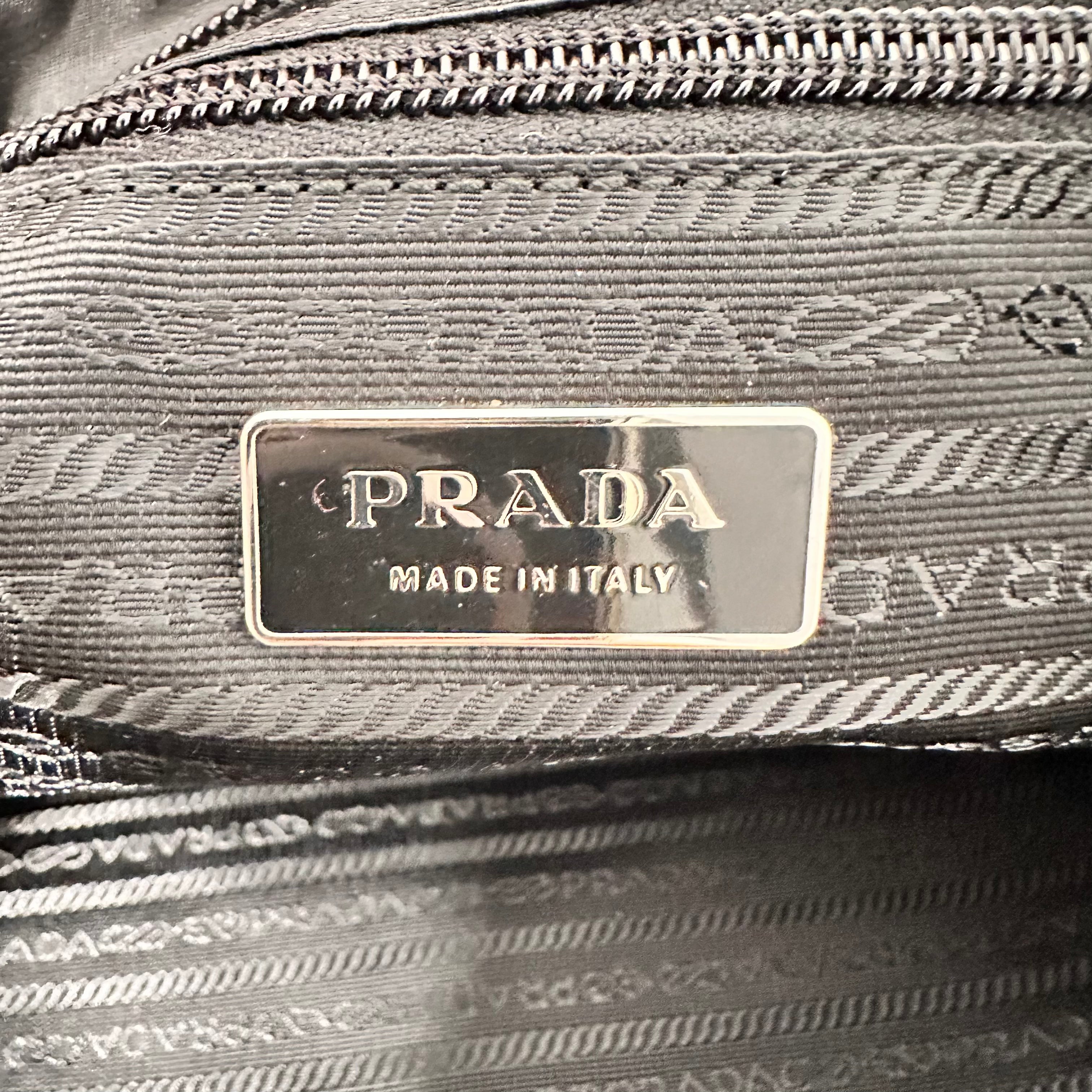 Medium Nylon Tessuto Tote