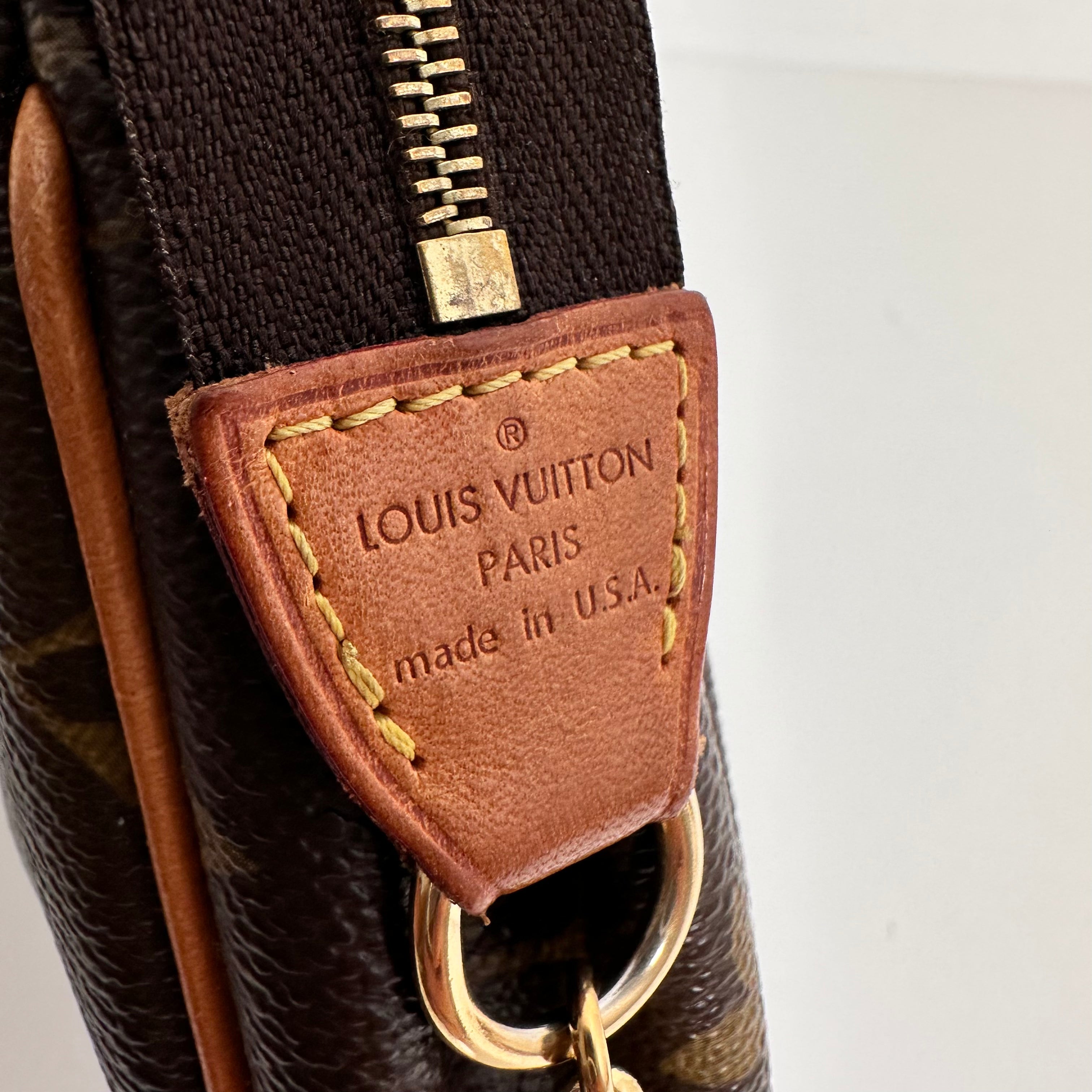 Eva Pochette Crossbody