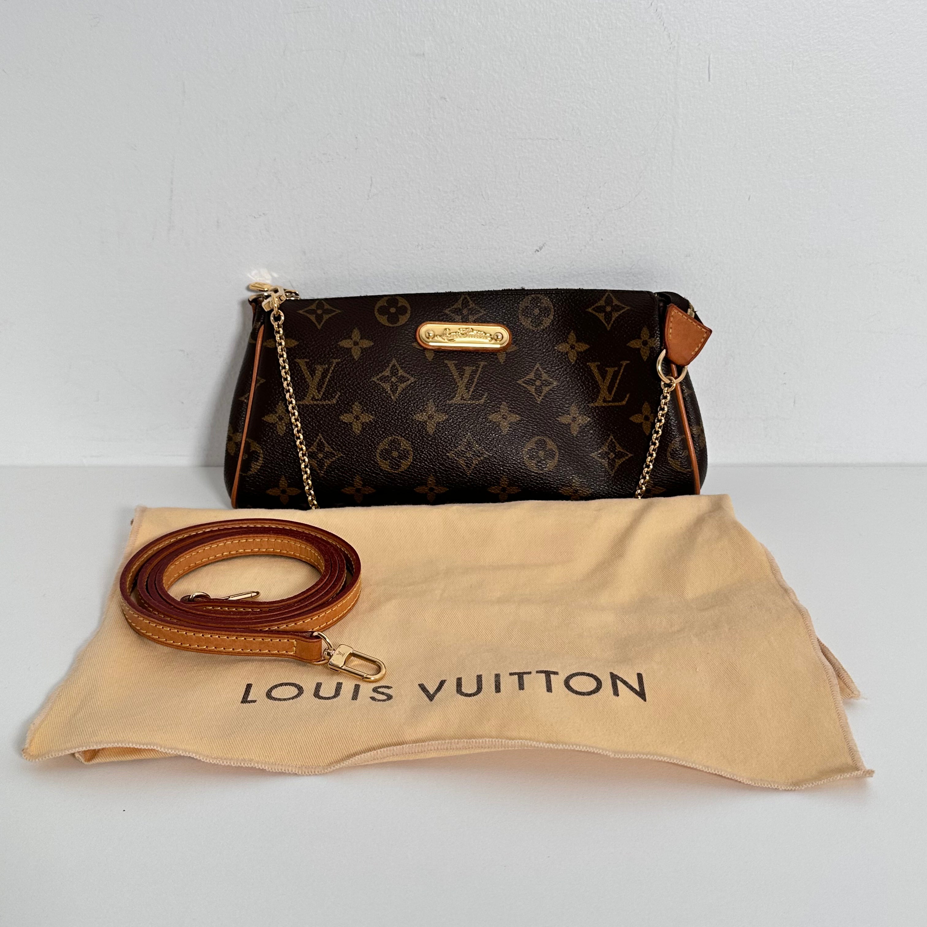 Eva Pochette Crossbody