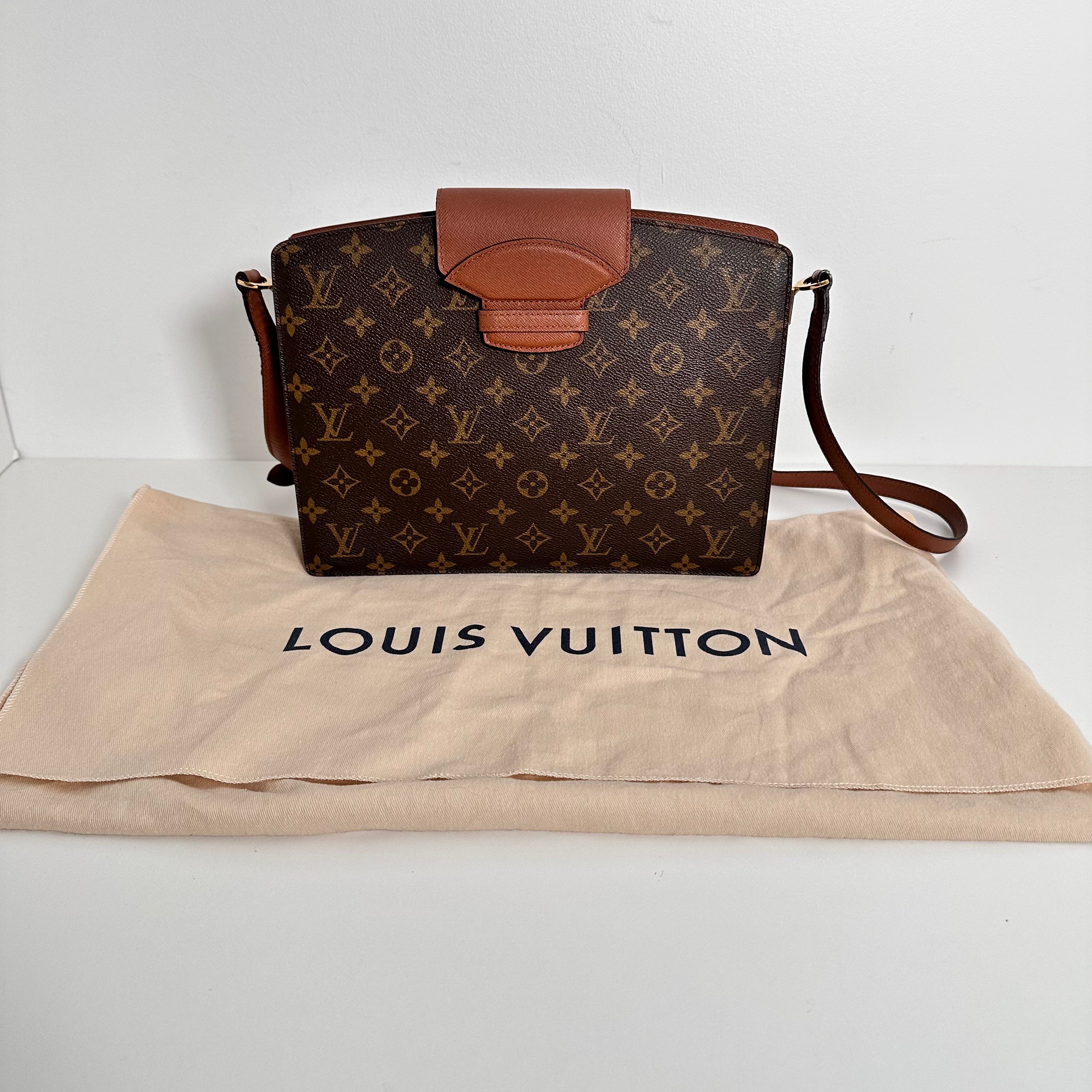 Monogram Courcelles