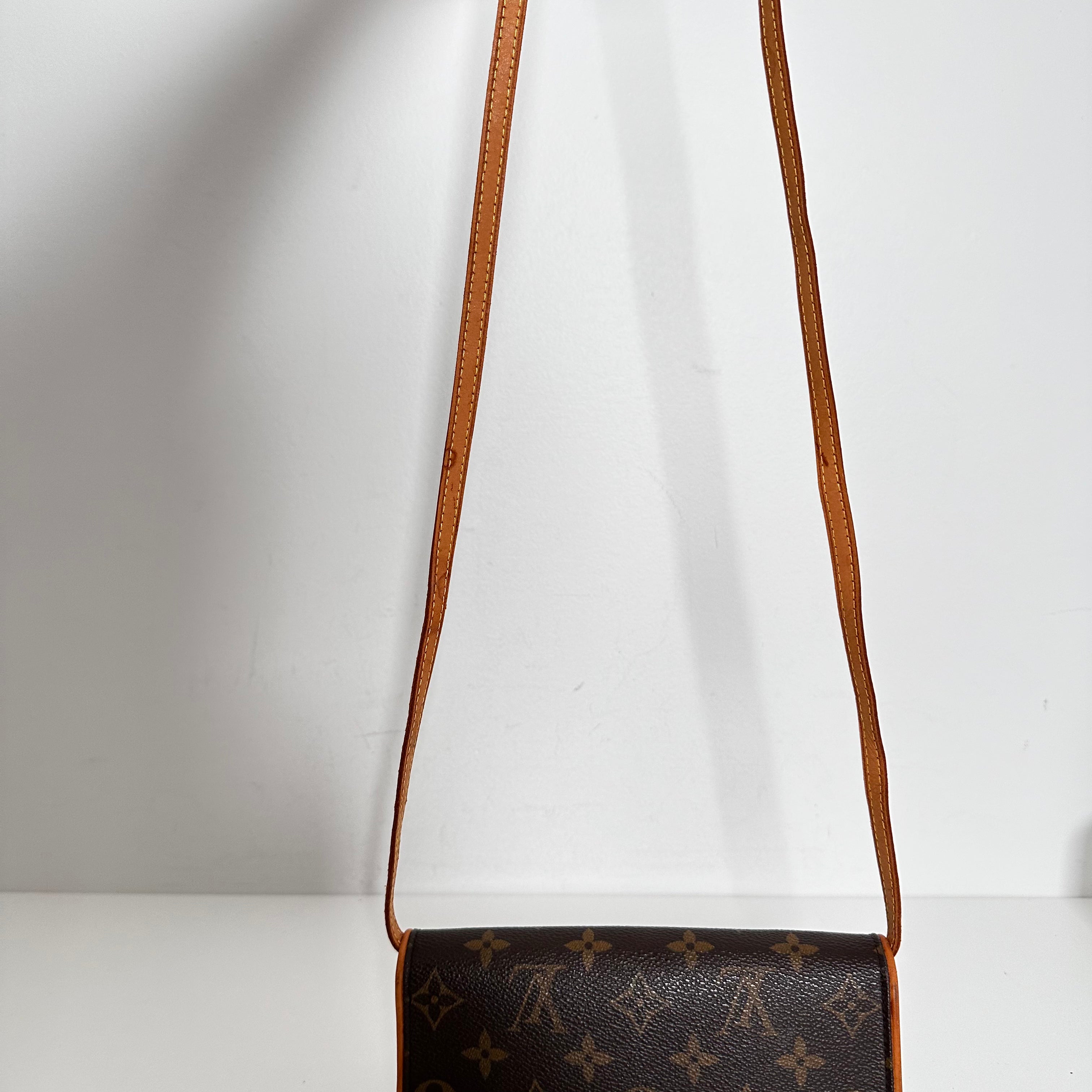 Monogram Pochette Twin PM