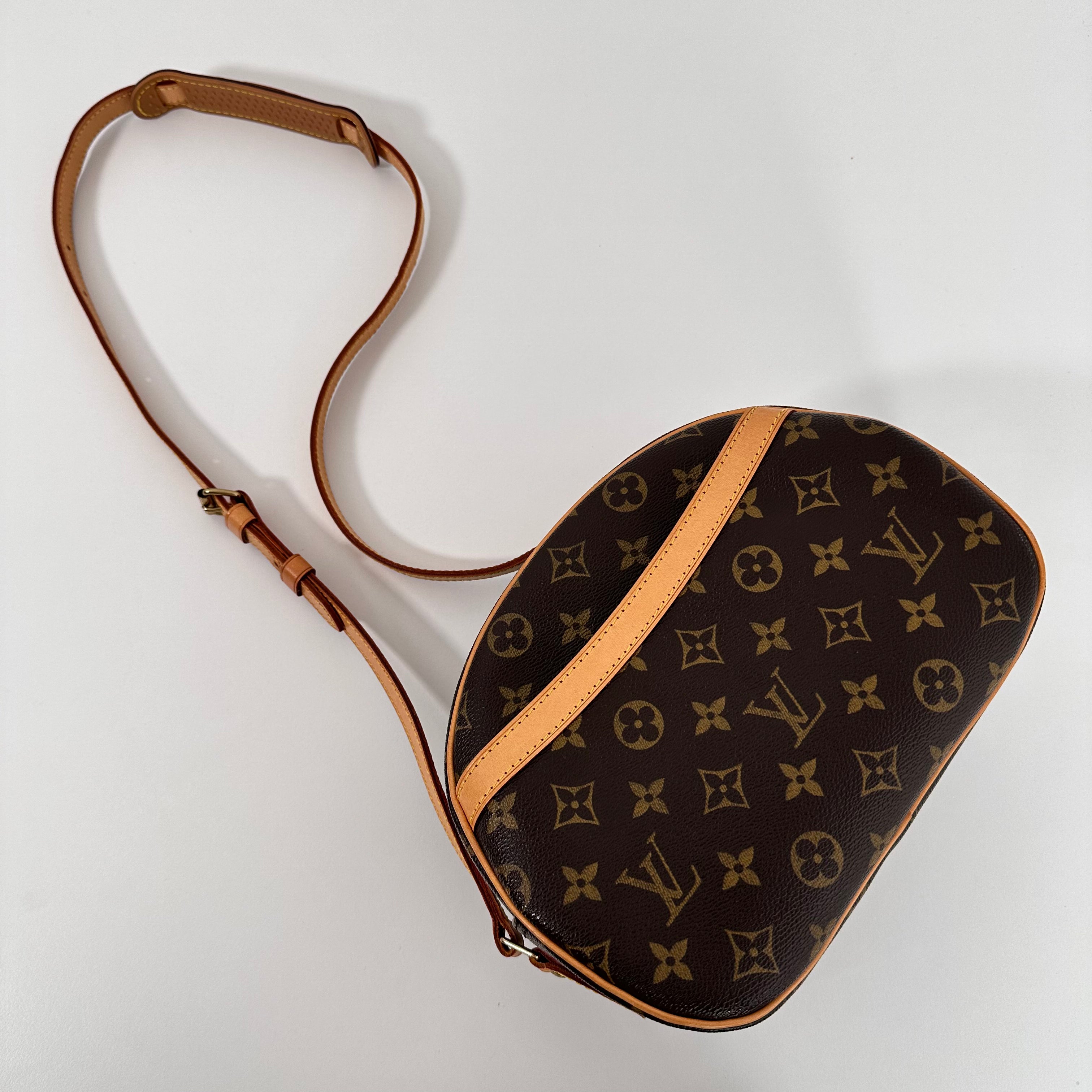 Monogram Blois