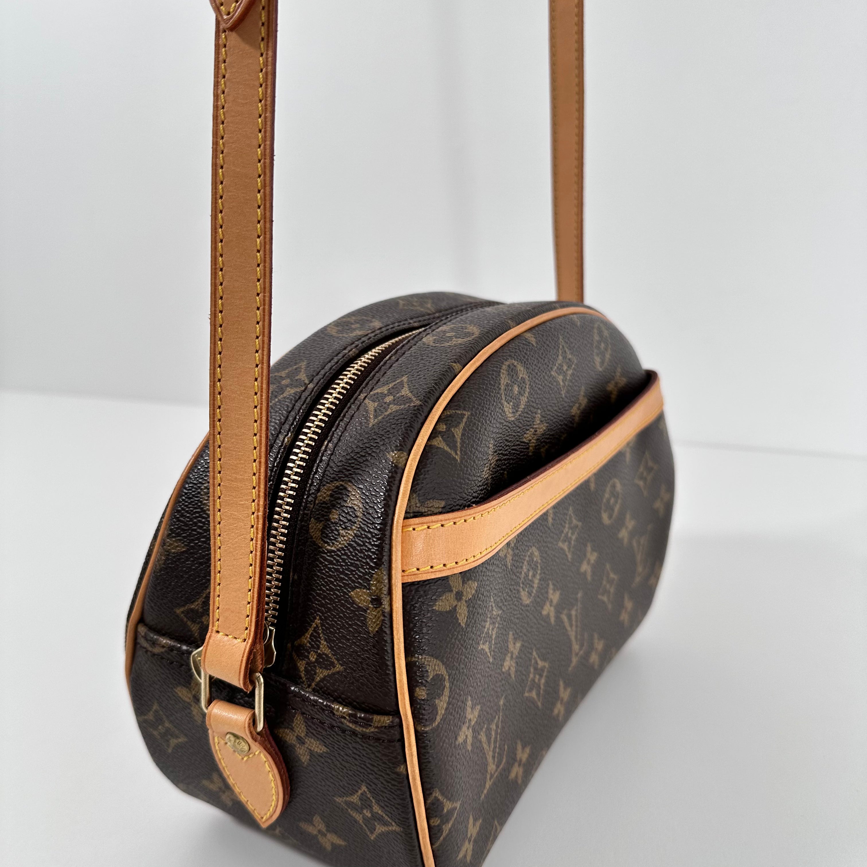 Monogram Blois
