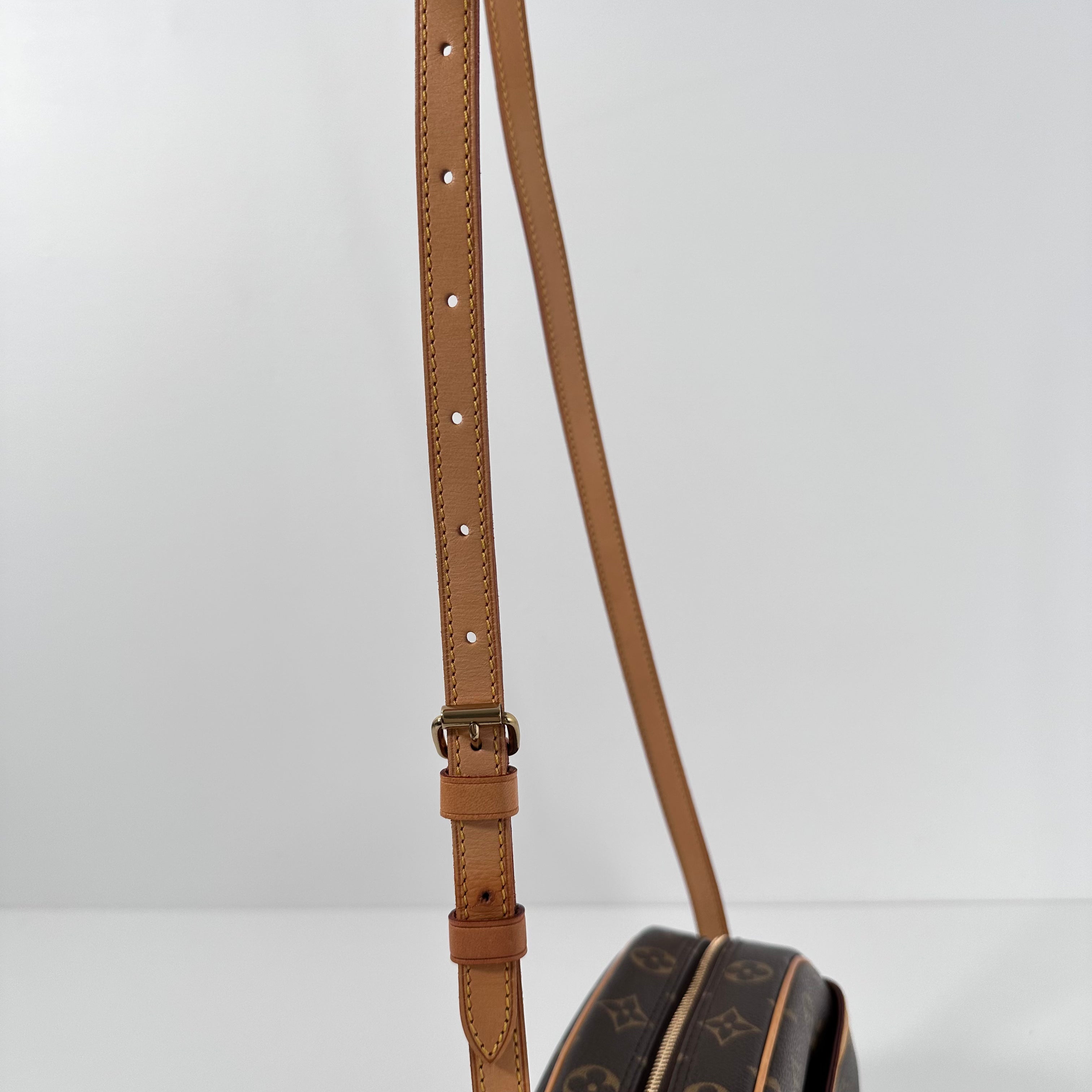 Monogram Blois