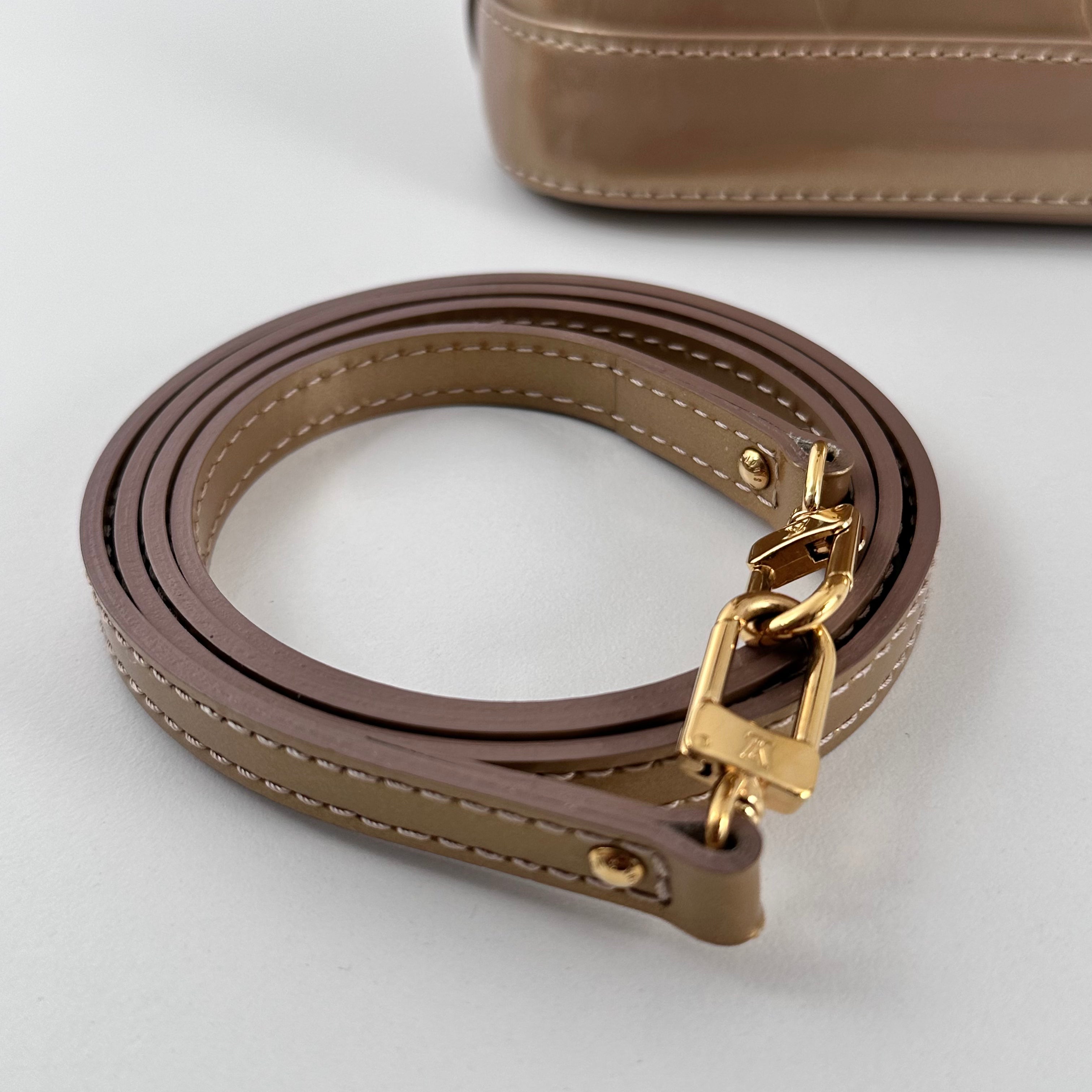 Monogram Vernis Alma BB