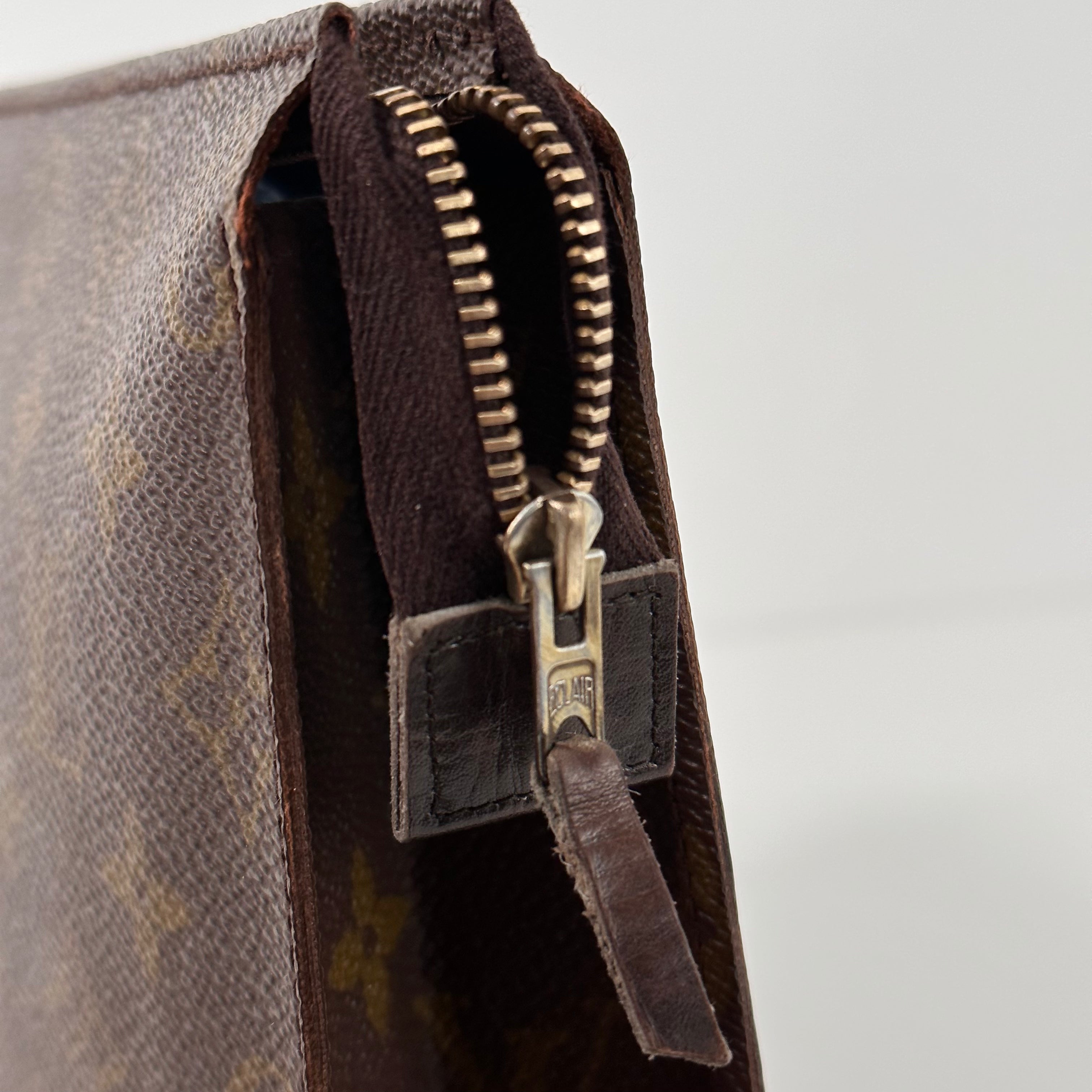 Monogram Toilette 26