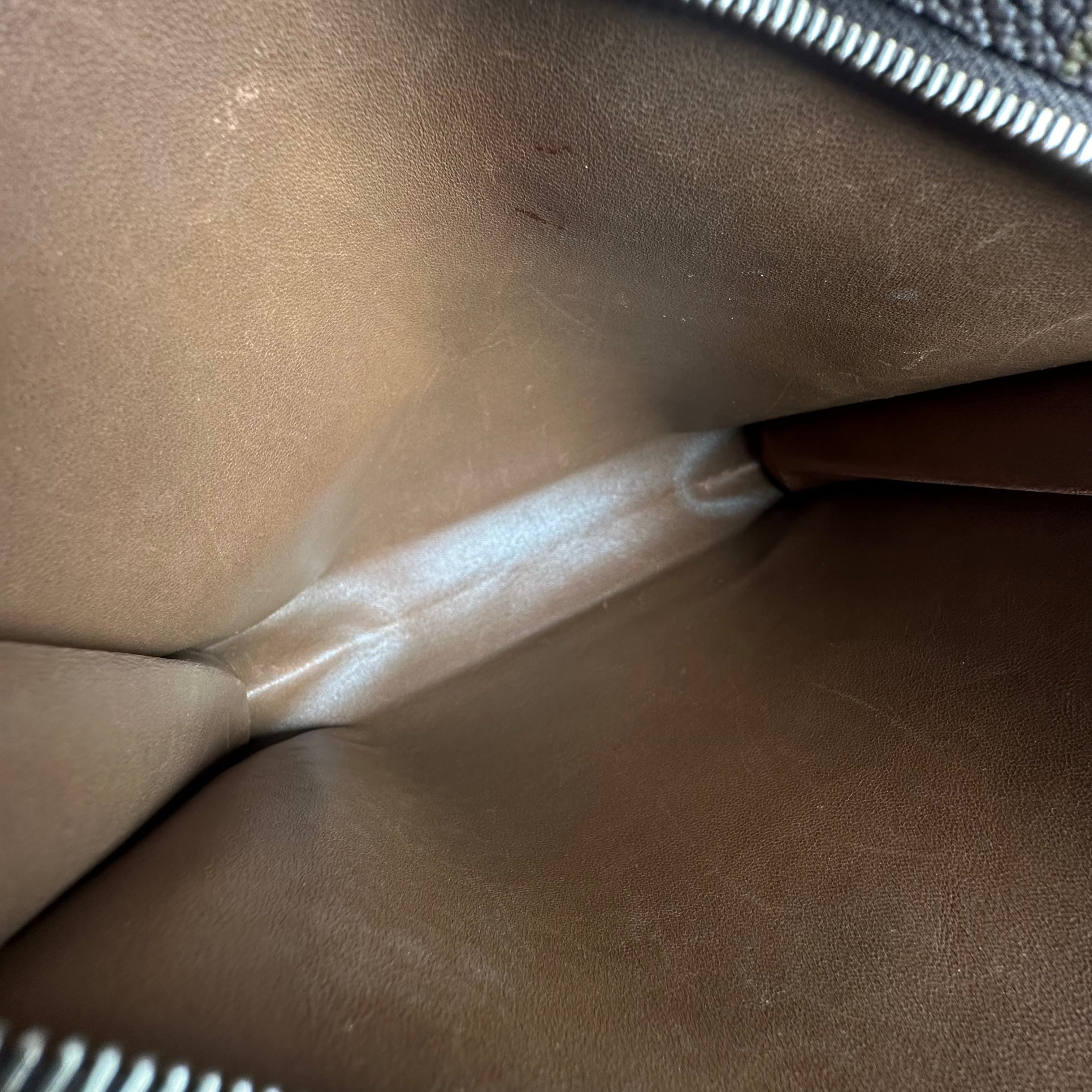 Monogram Toilette 26