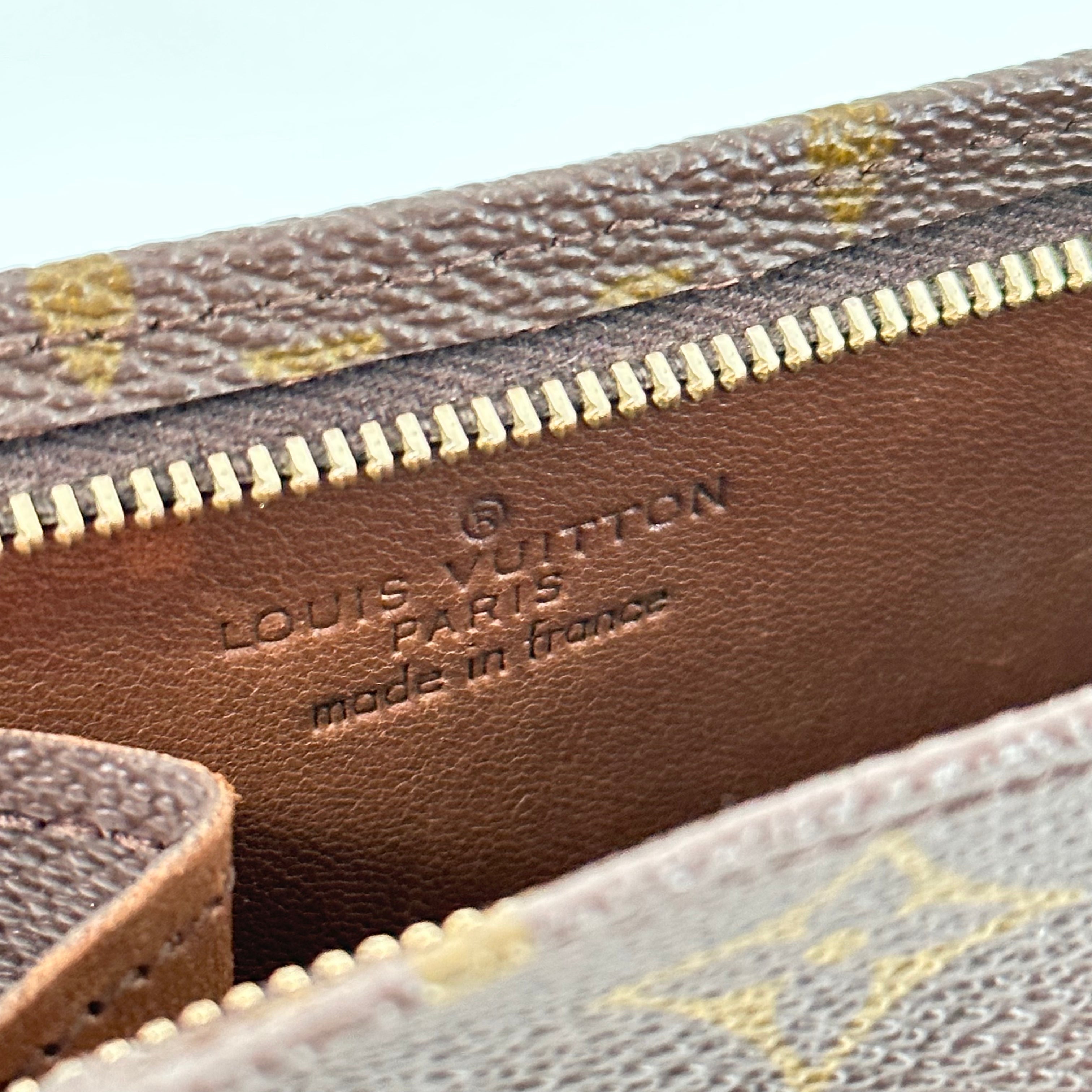 Monogram Toilette 26