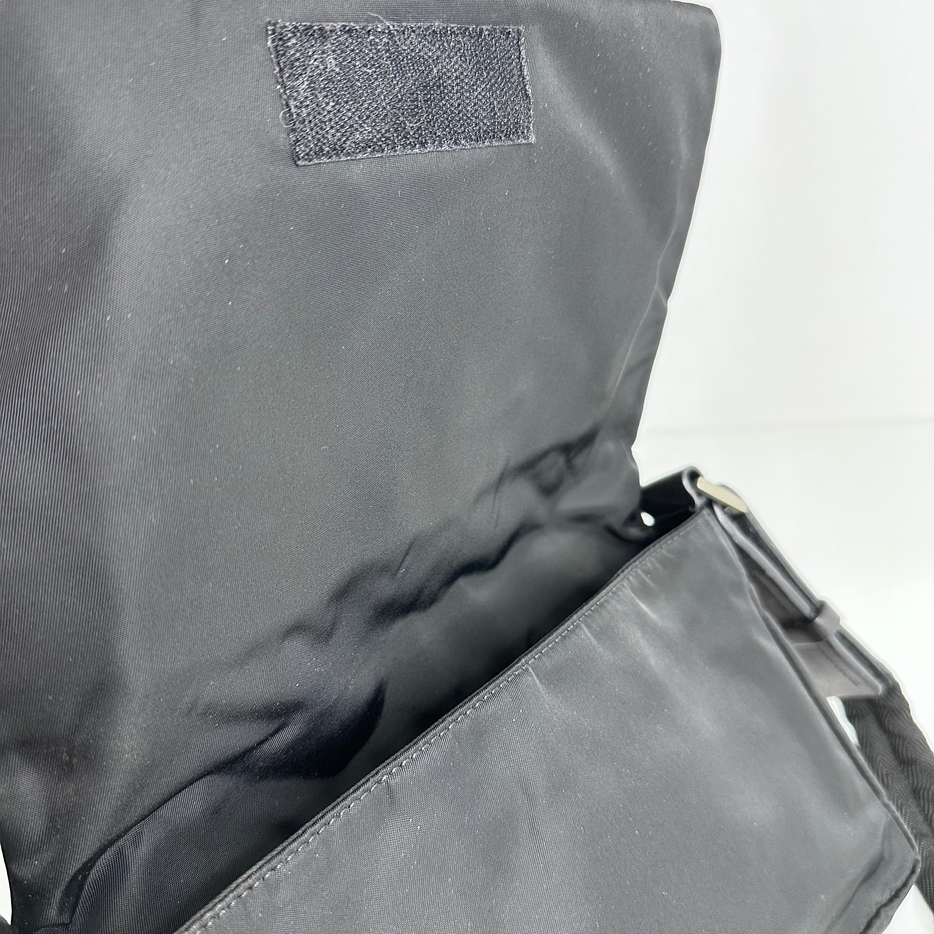 Nylon Tessuto Shoulder Bag