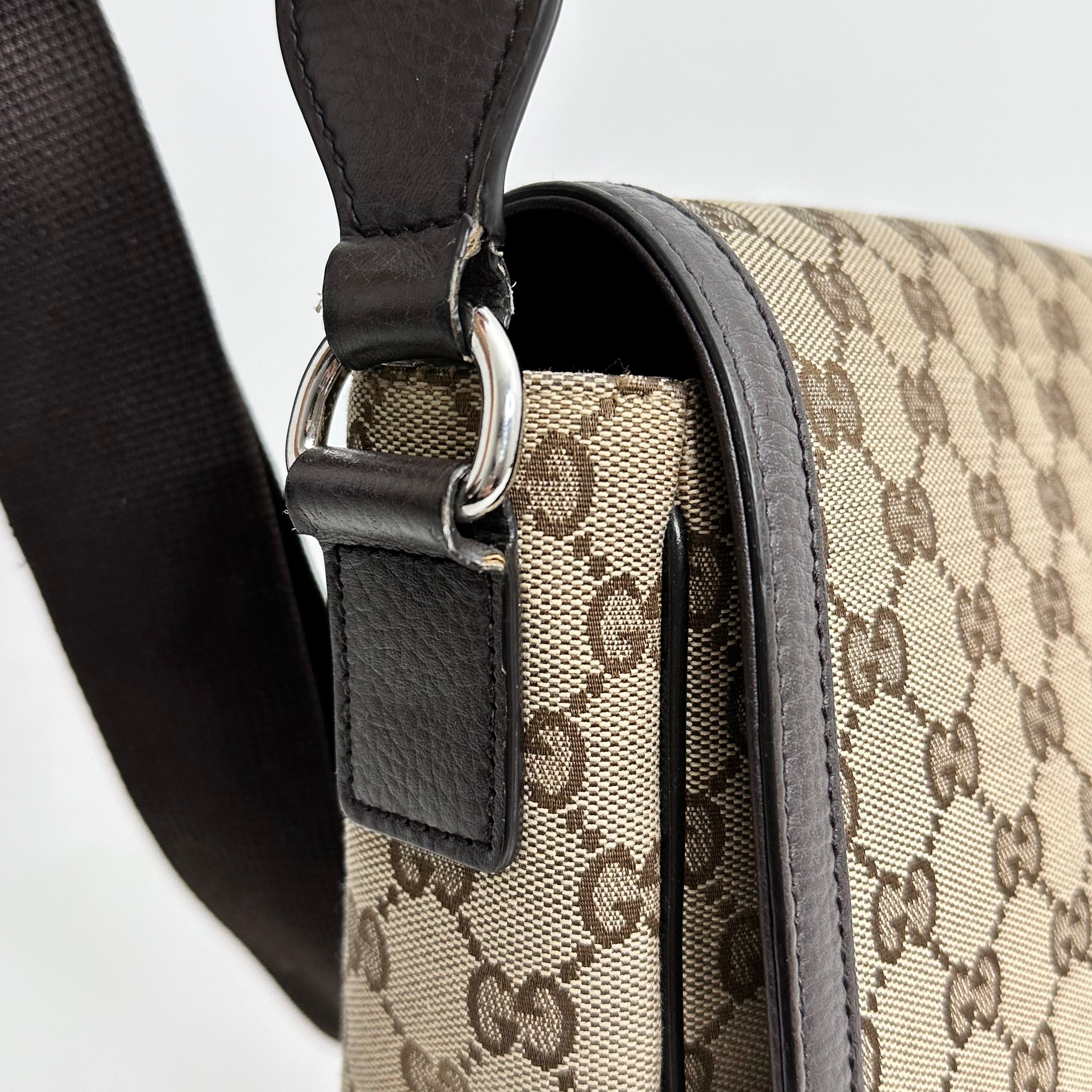 GG Canvas Messanger Bag