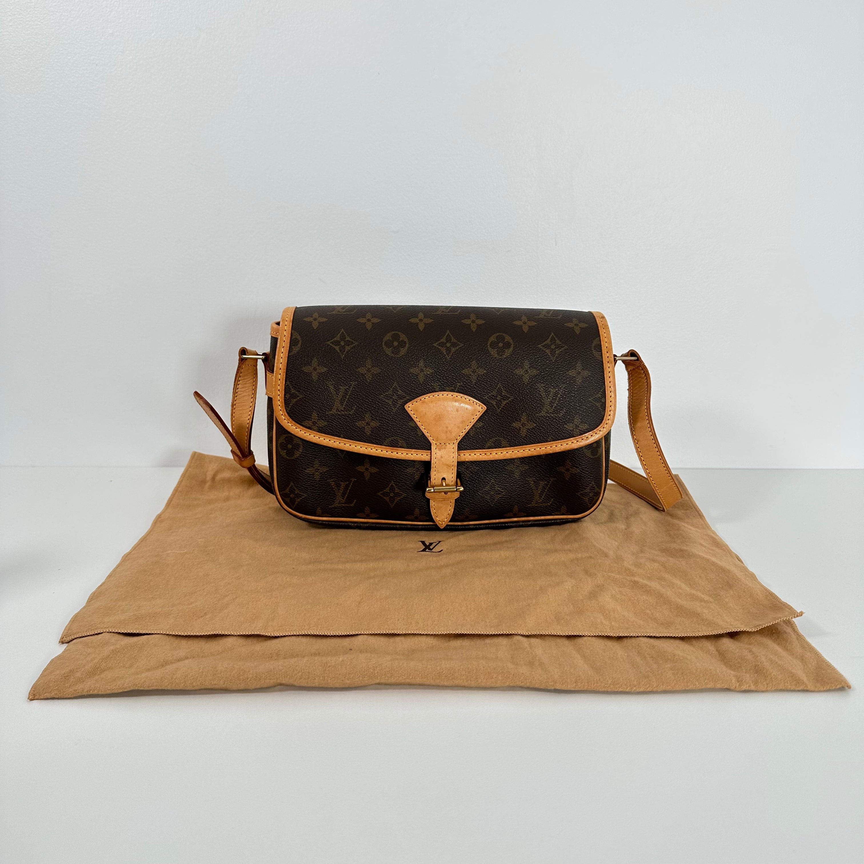 Monogram Sologne