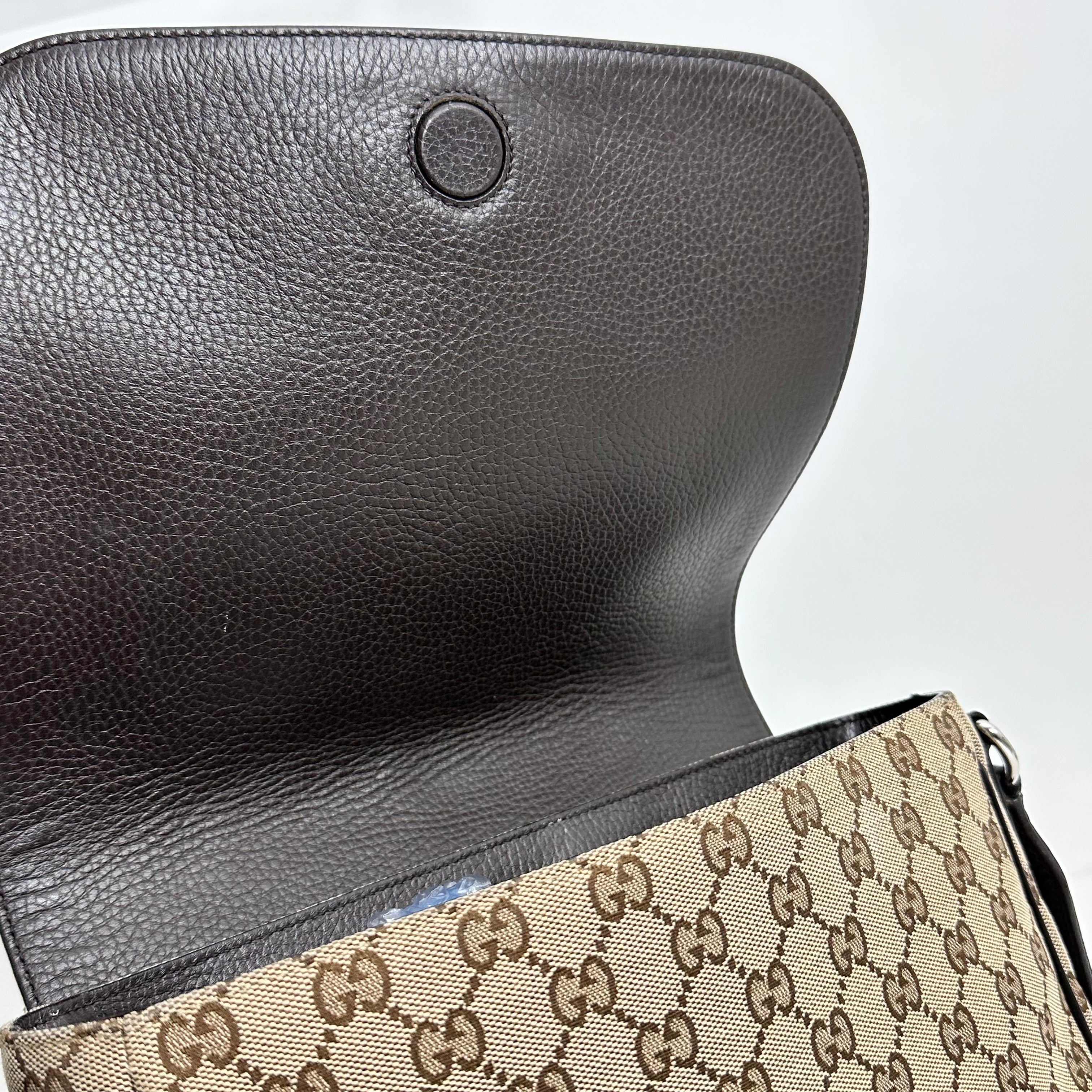 GG Canvas Messanger Bag