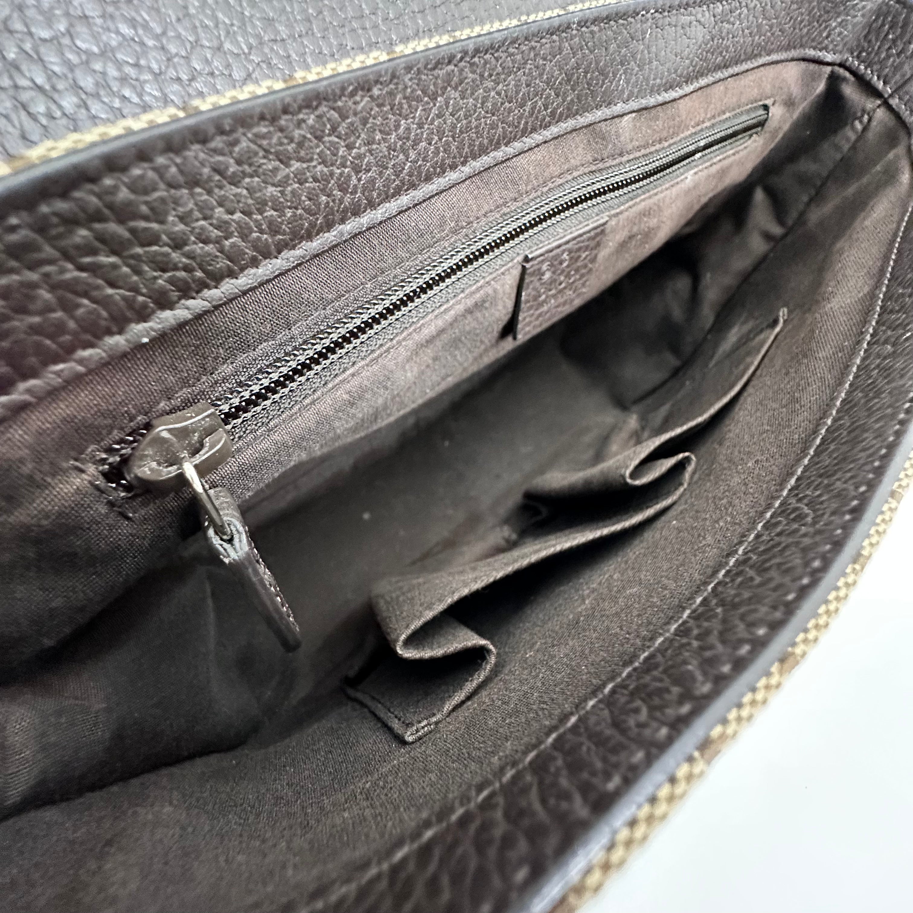 GG Canvas Messanger Bag