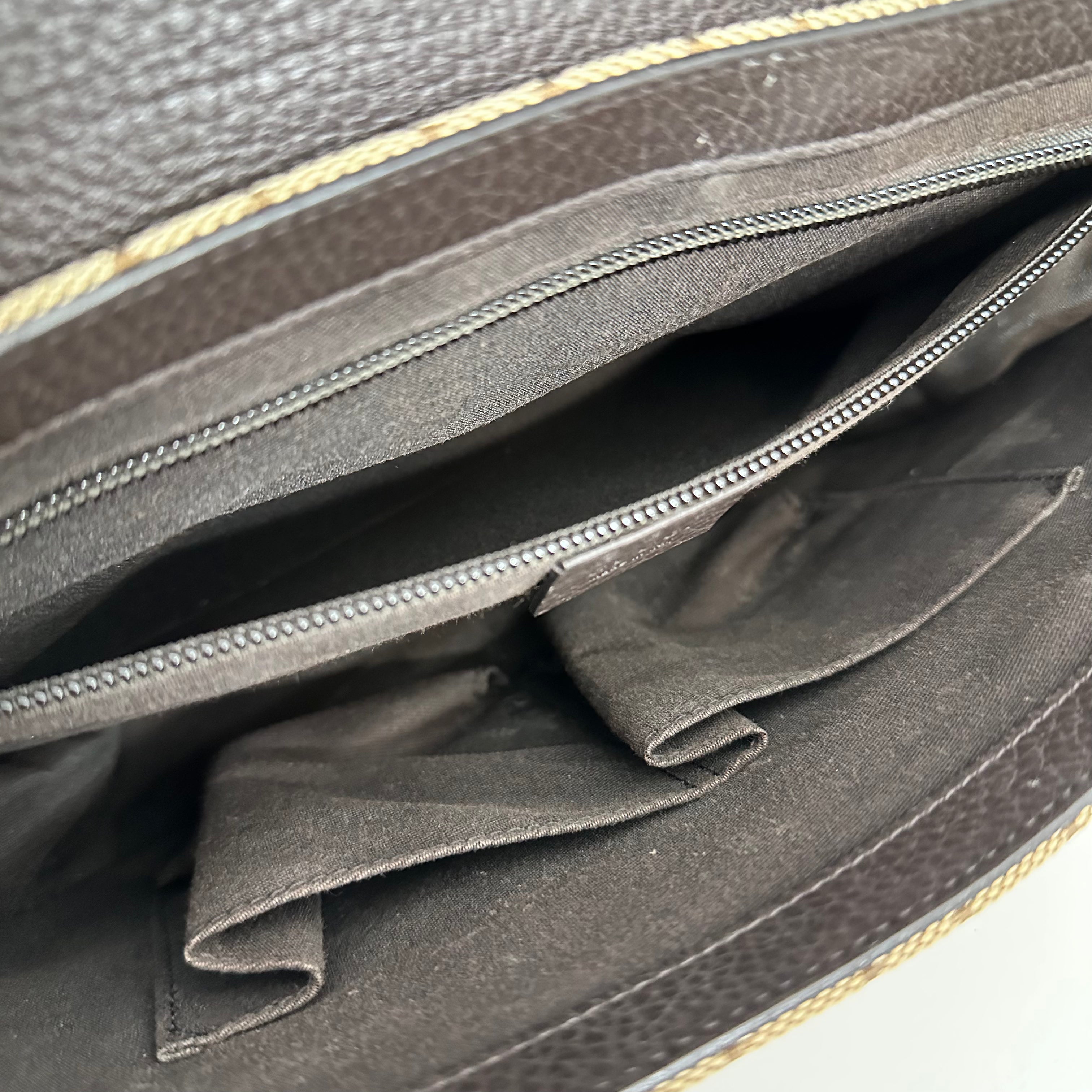 GG Canvas Messanger Bag