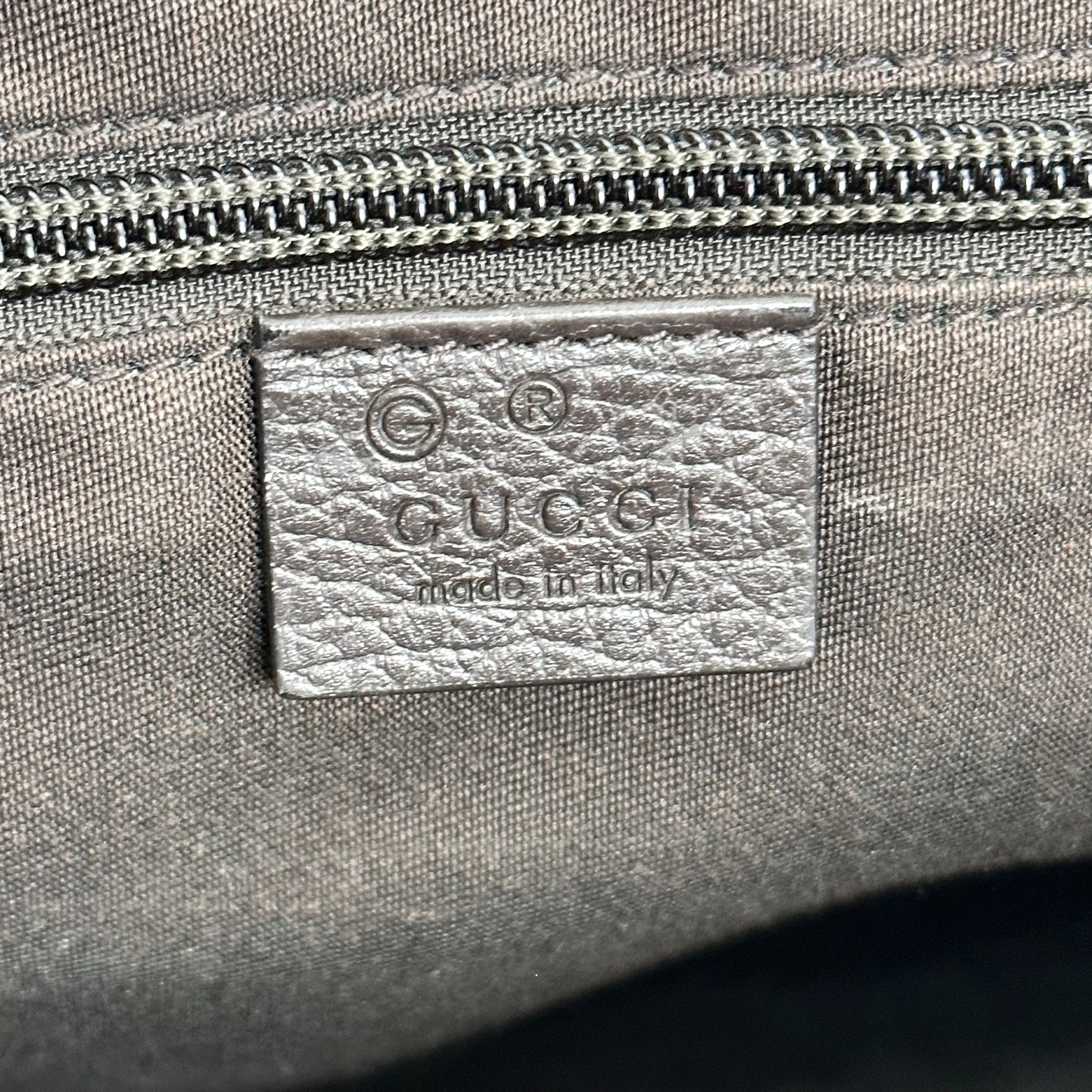 GG Canvas Messanger Bag