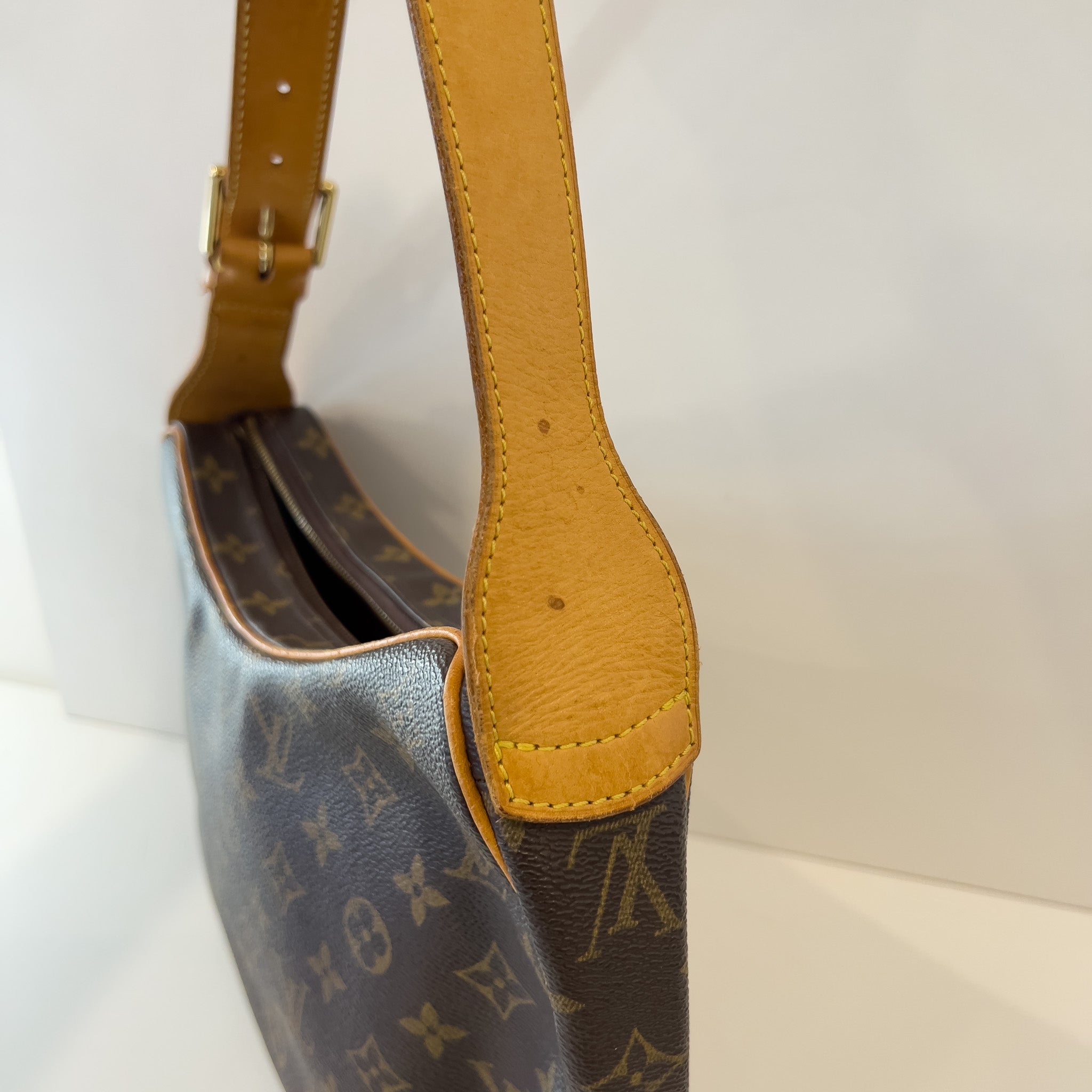 Monogram Croissant MM