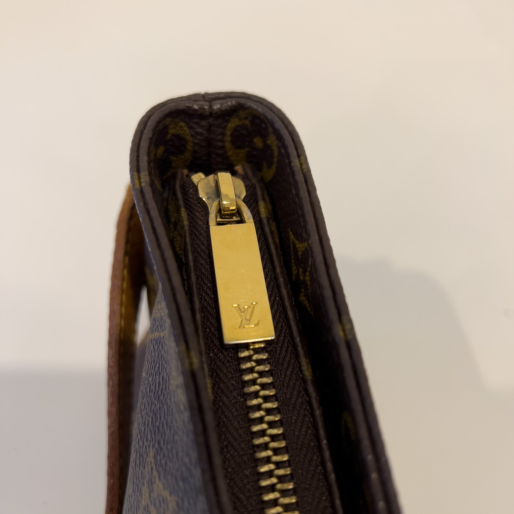 Monogram Trotteur